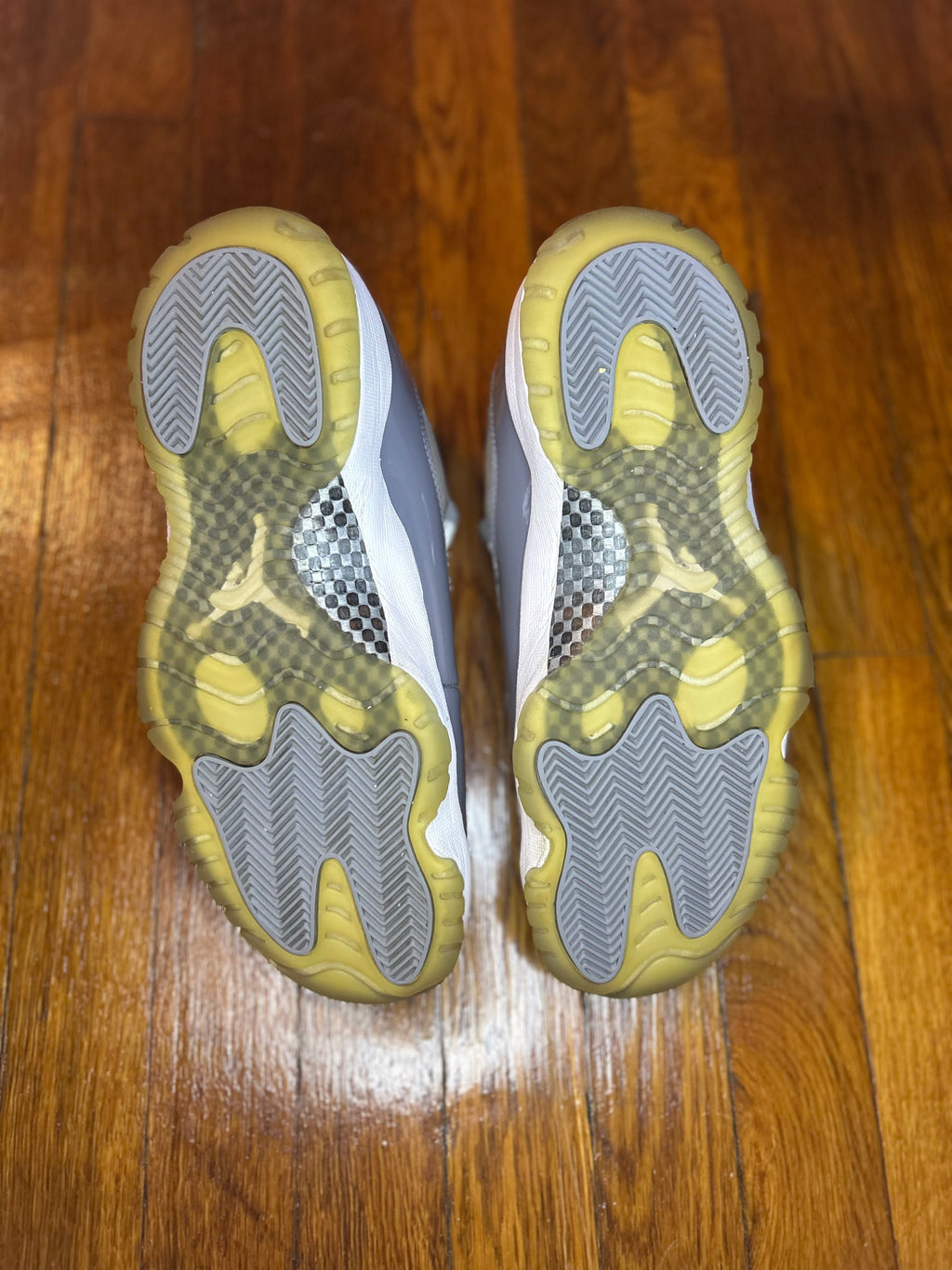 Jordan 11 Low Cool Grey Size 9.5 Men Shoes