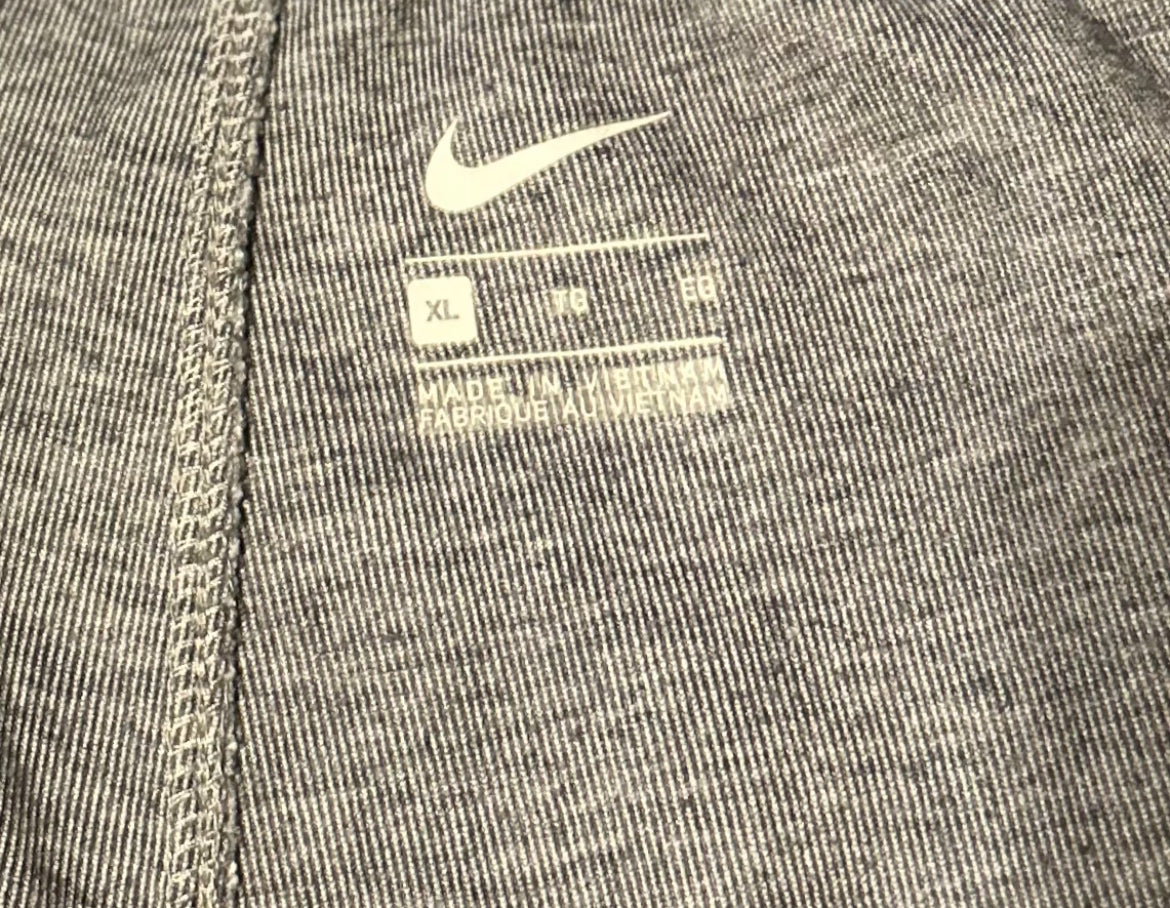 Nike Therma-FIT Joggers Mens XL Gray Black Tapered Fleece Sweatpants 930565-032