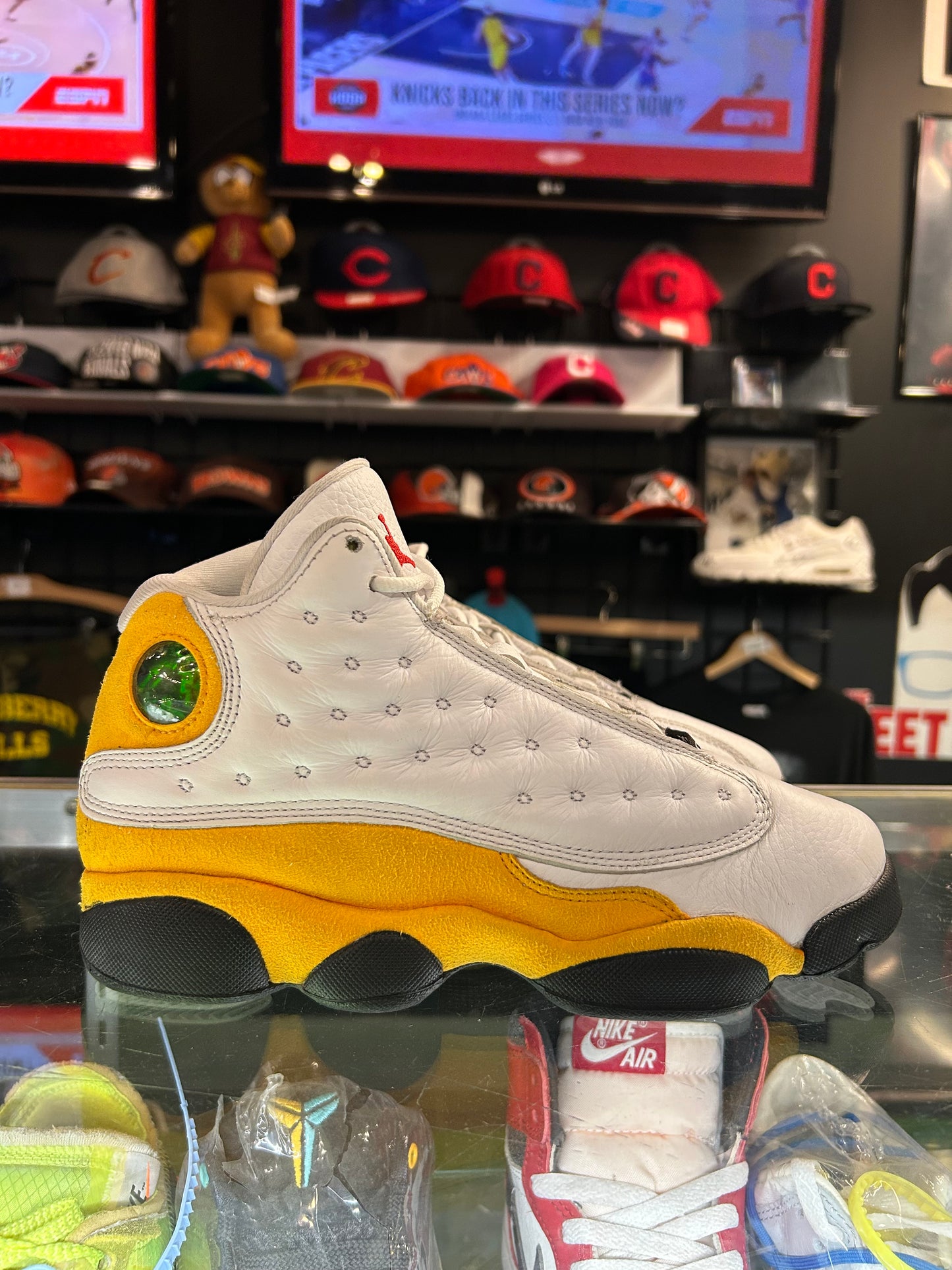 Air Jordan 13 Del Sol Size 6y Gradeschool Shoes