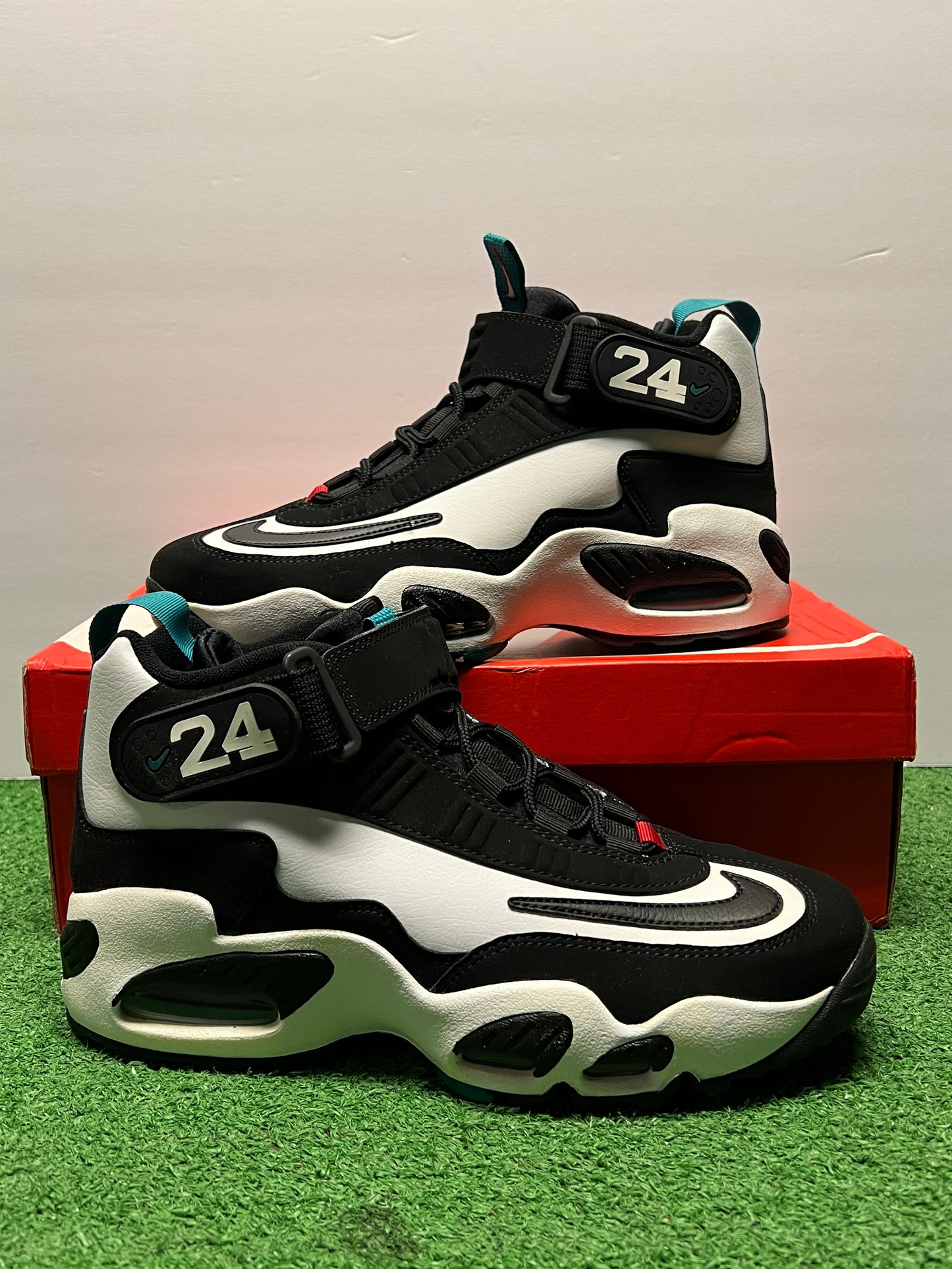Men’s Nike Air Griffey Freshwater Size 8