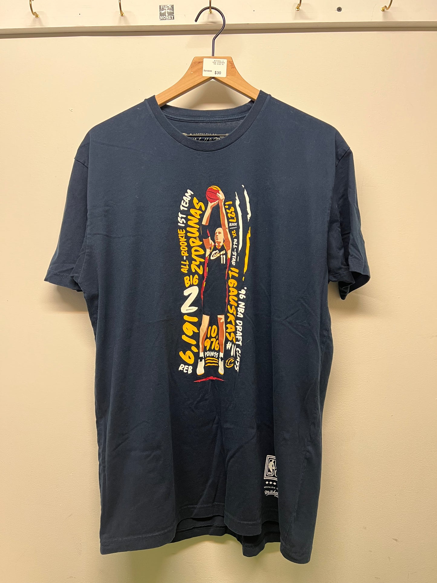 Men’s Mitchell & Ness Zydrunas Tee Size XL