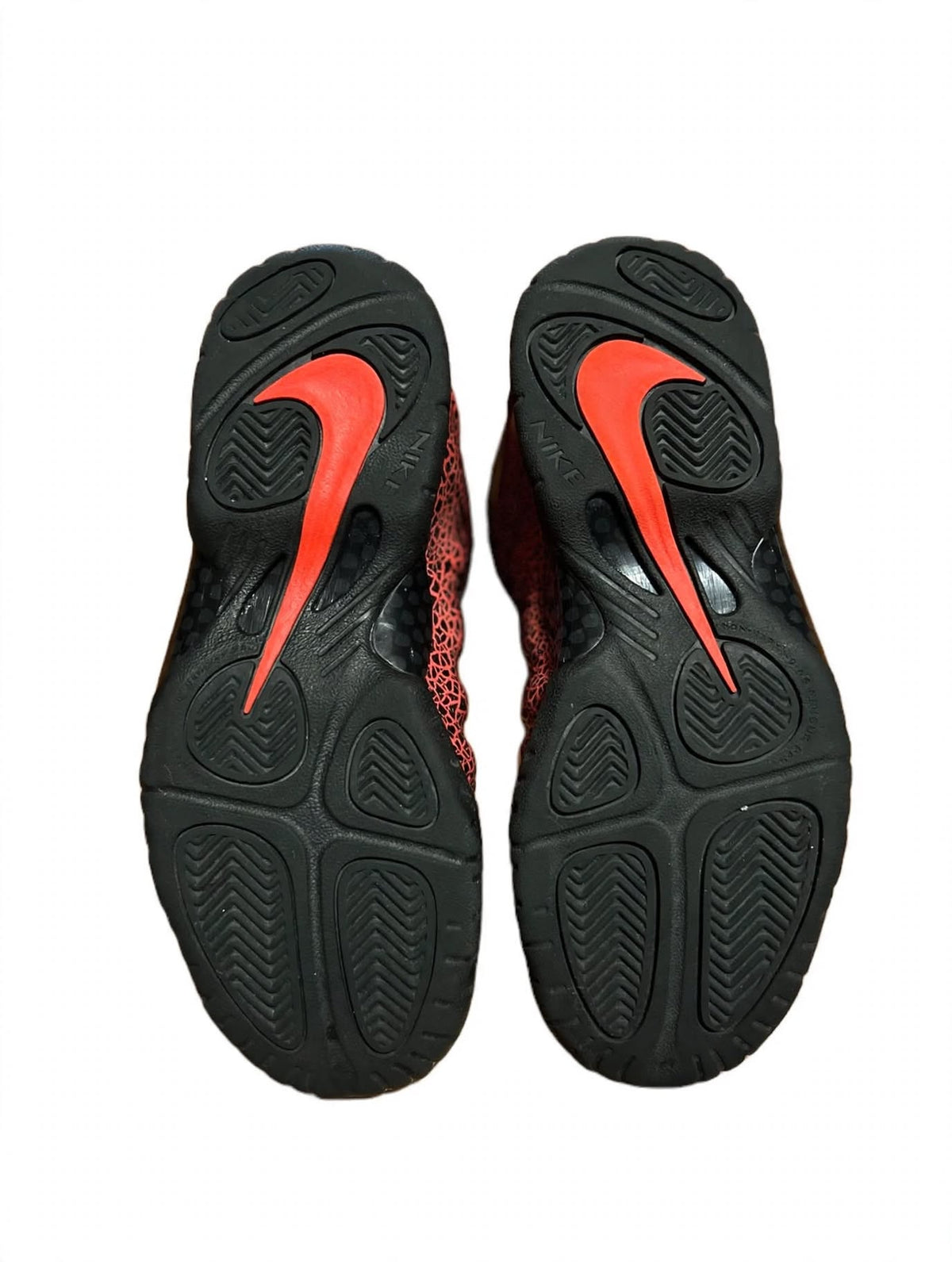 Nike Air Foamposite One Cracked Lava Hot Lava GS 644791-012 Youth 5Y Black Red