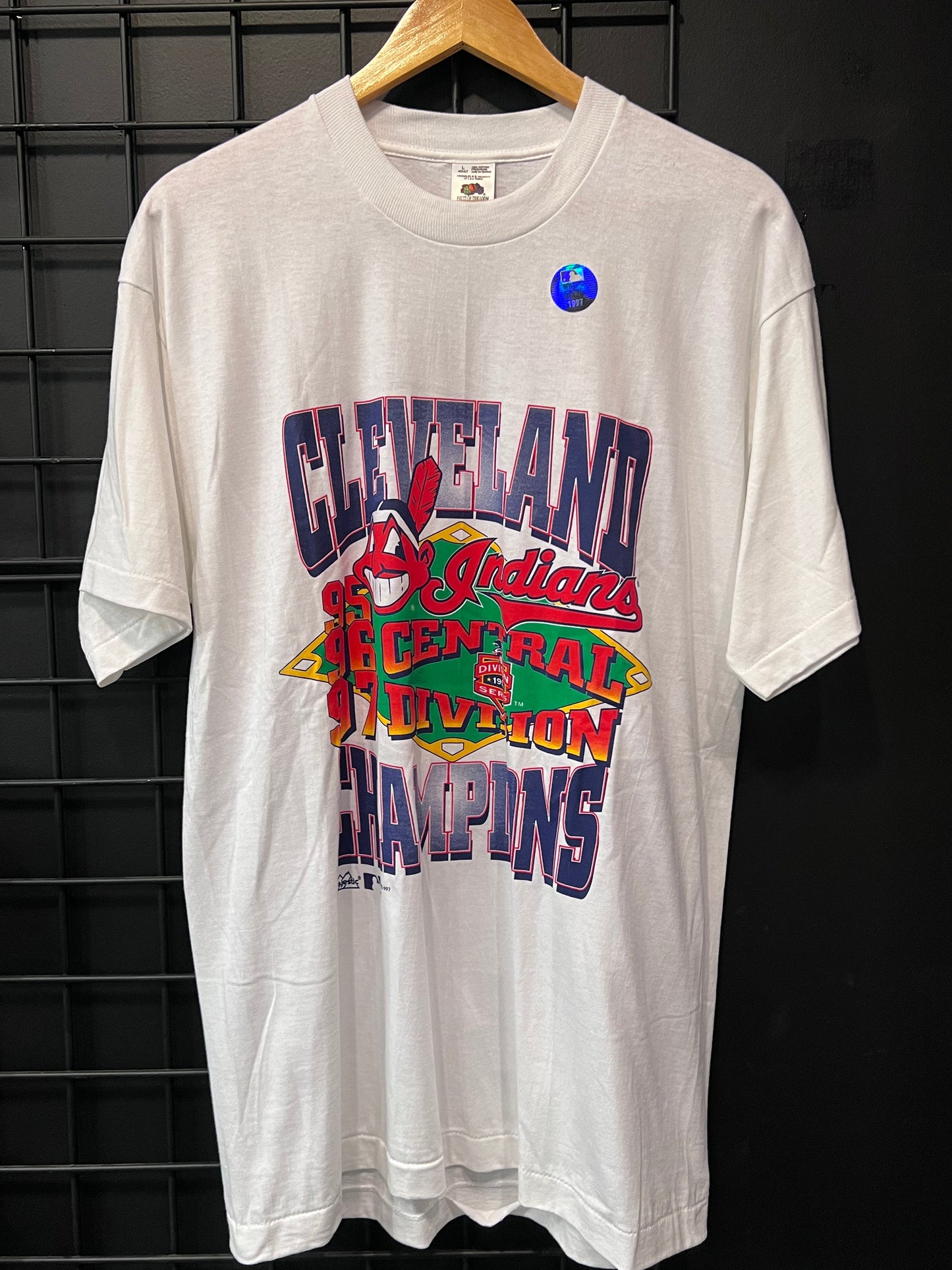 Cleveland Indians Central Champs Tee Size L