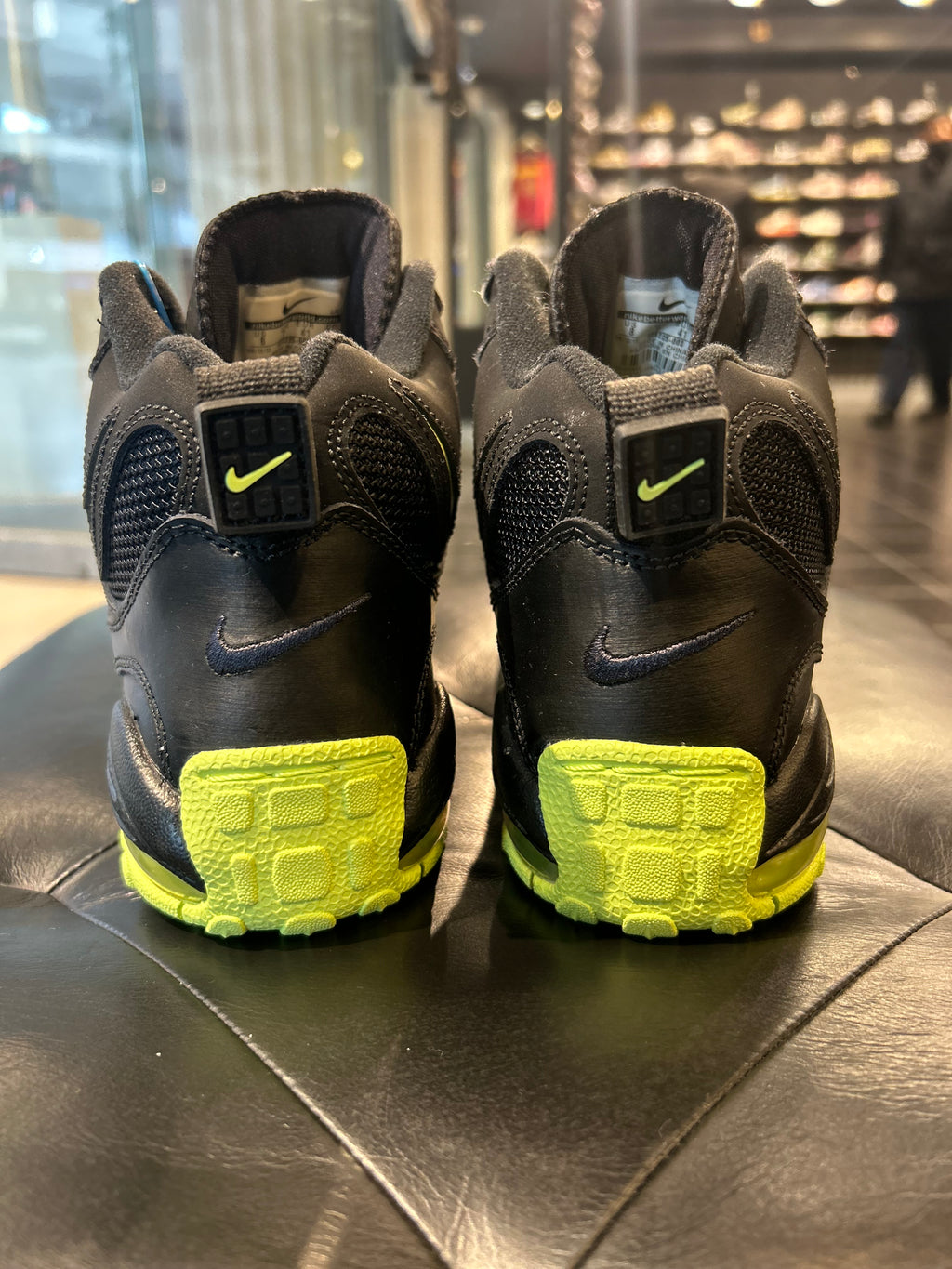 Nike Air Speed Turf Black Volt Size 8 Men's Shoes