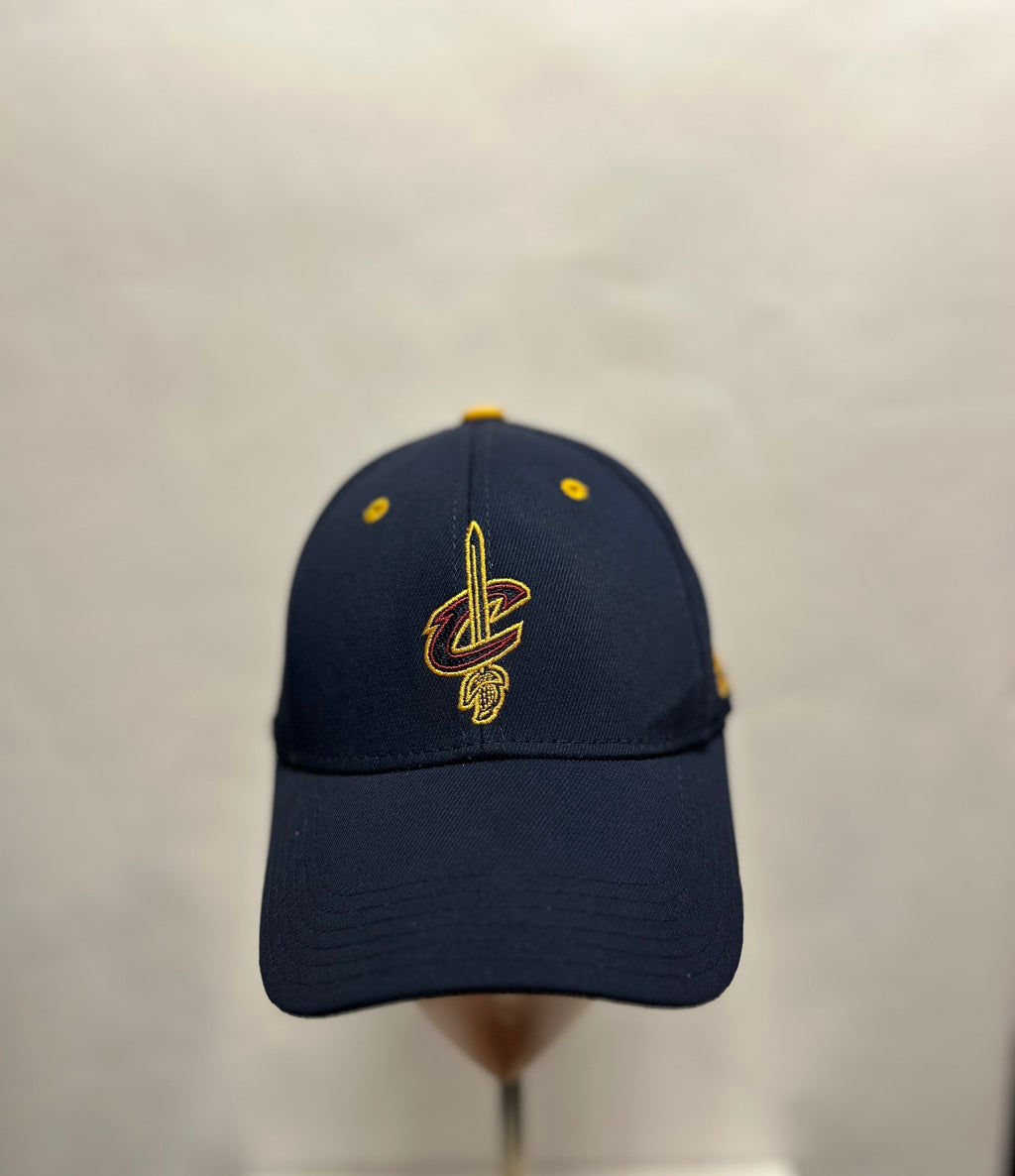 Adidas Cleveland cavs hat navy blue size small