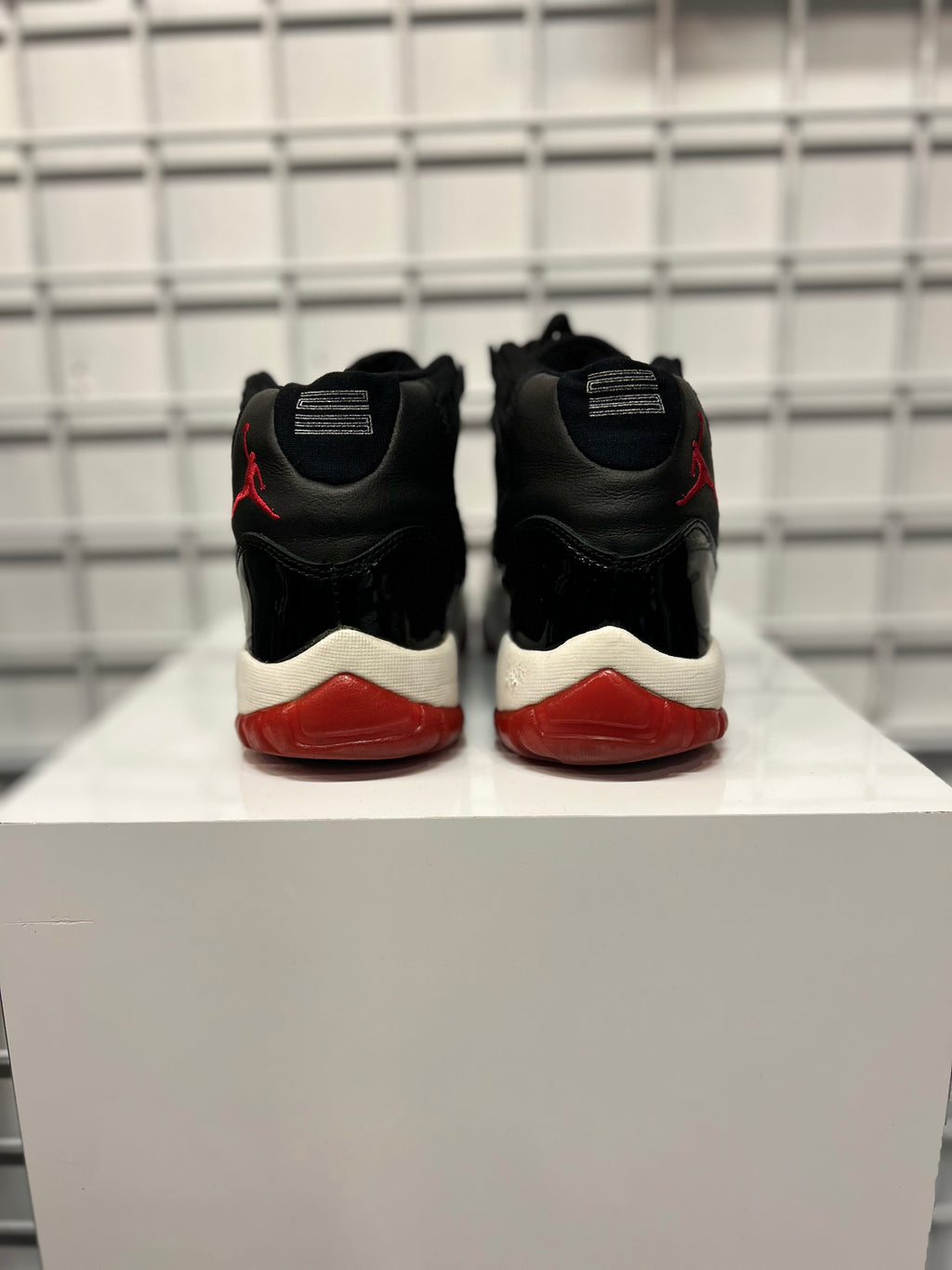 Air Jordan 11 Retro Bred 2001 Size 10 Men’s Shoes