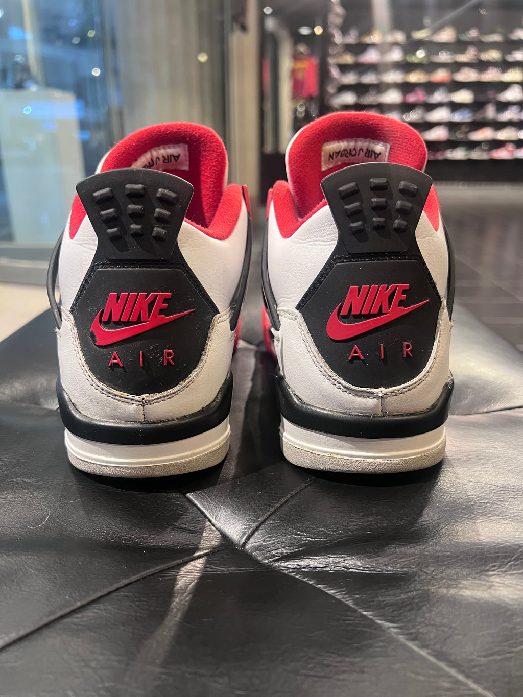 Air Jordan 4 Fire Red Size 5.5y Gradeschool Shoes