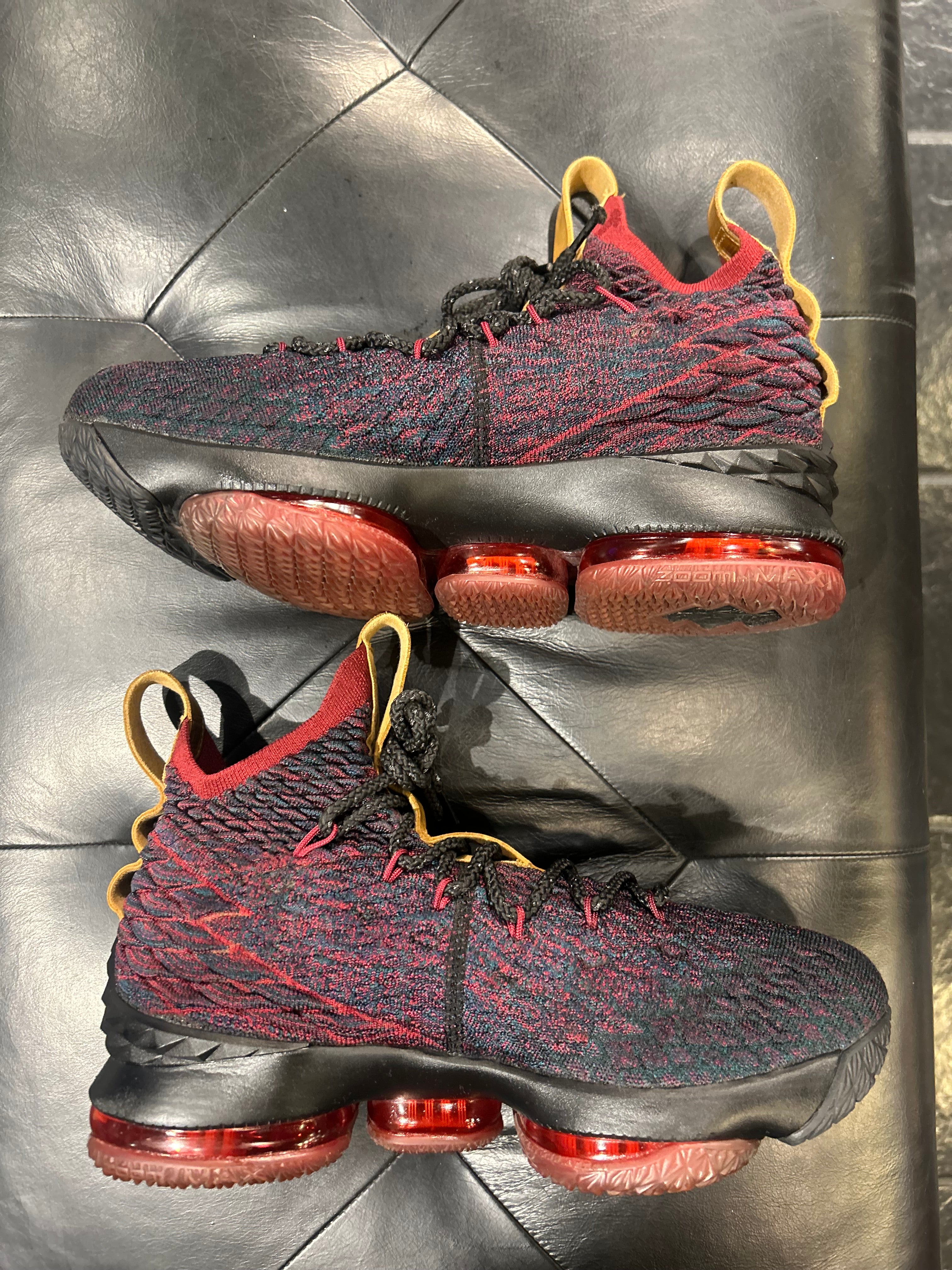 Nike LeBron 15 New Heights size 7y Gradeschool