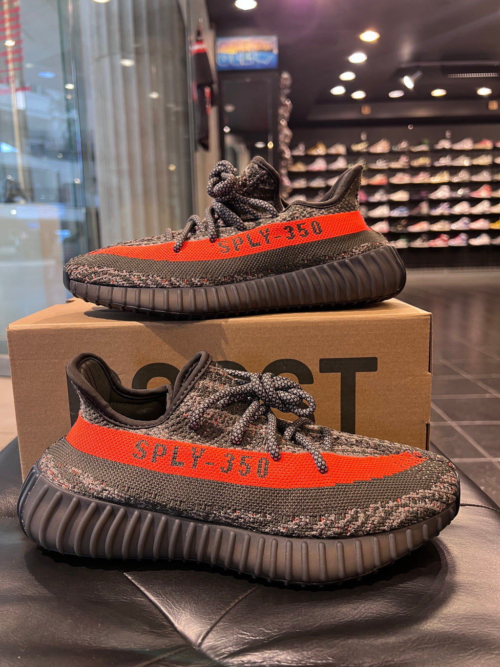 Yeezy 350v2 Carbon Beluga Size 6 Gradeschool Shoes