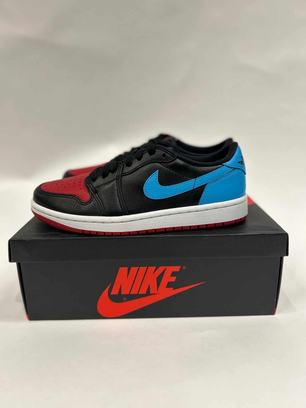 Air Jordan 1 Low OG UNC to CHI Size 5.5 Women's Shoes (4 Men's shoes)