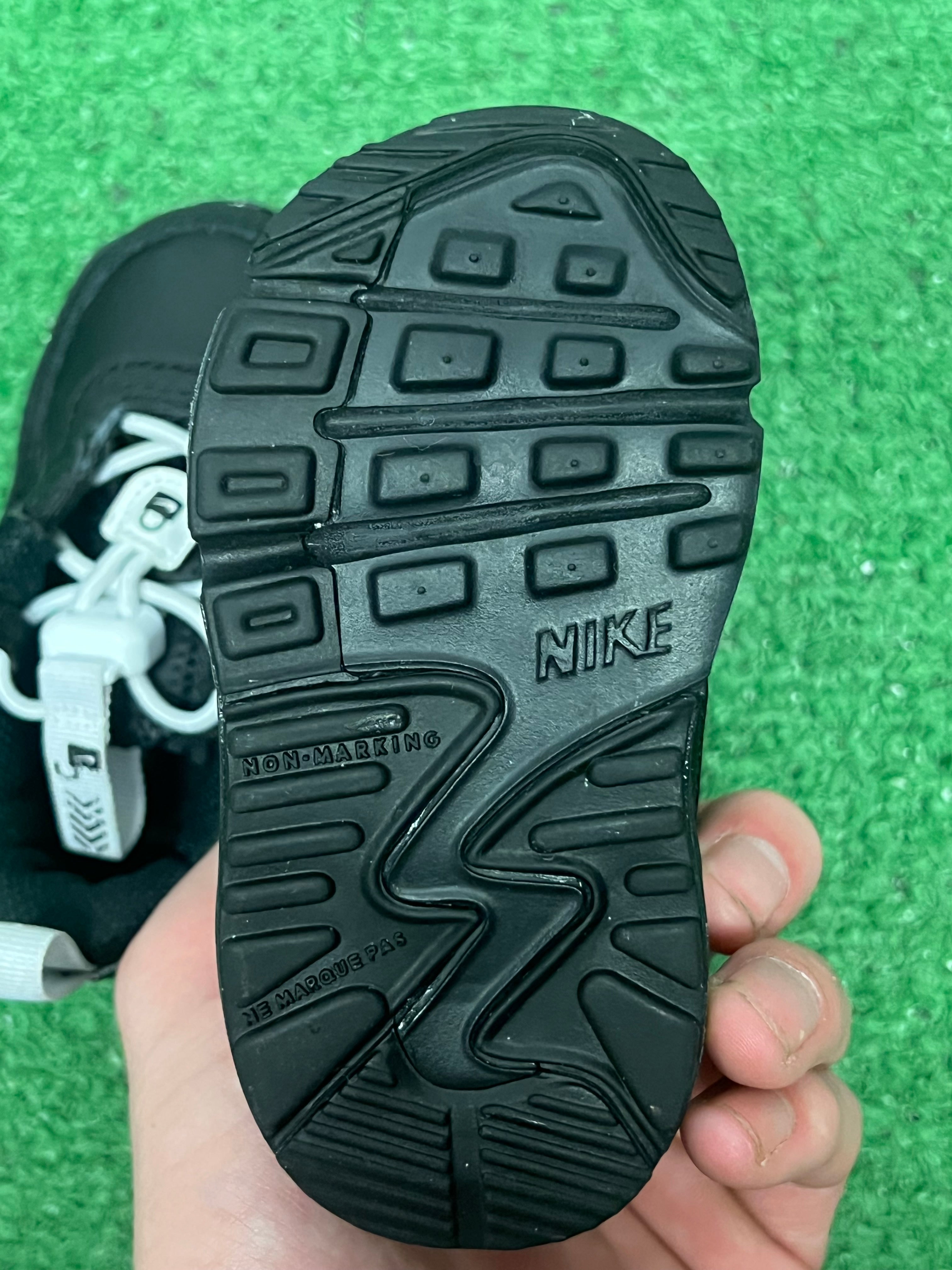 Kids Air Max 90 Triple Black Size 4c
