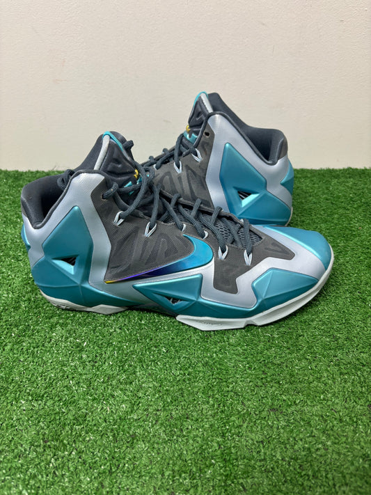 Nike LeBron 11 Gamma Size 10 Mens $160