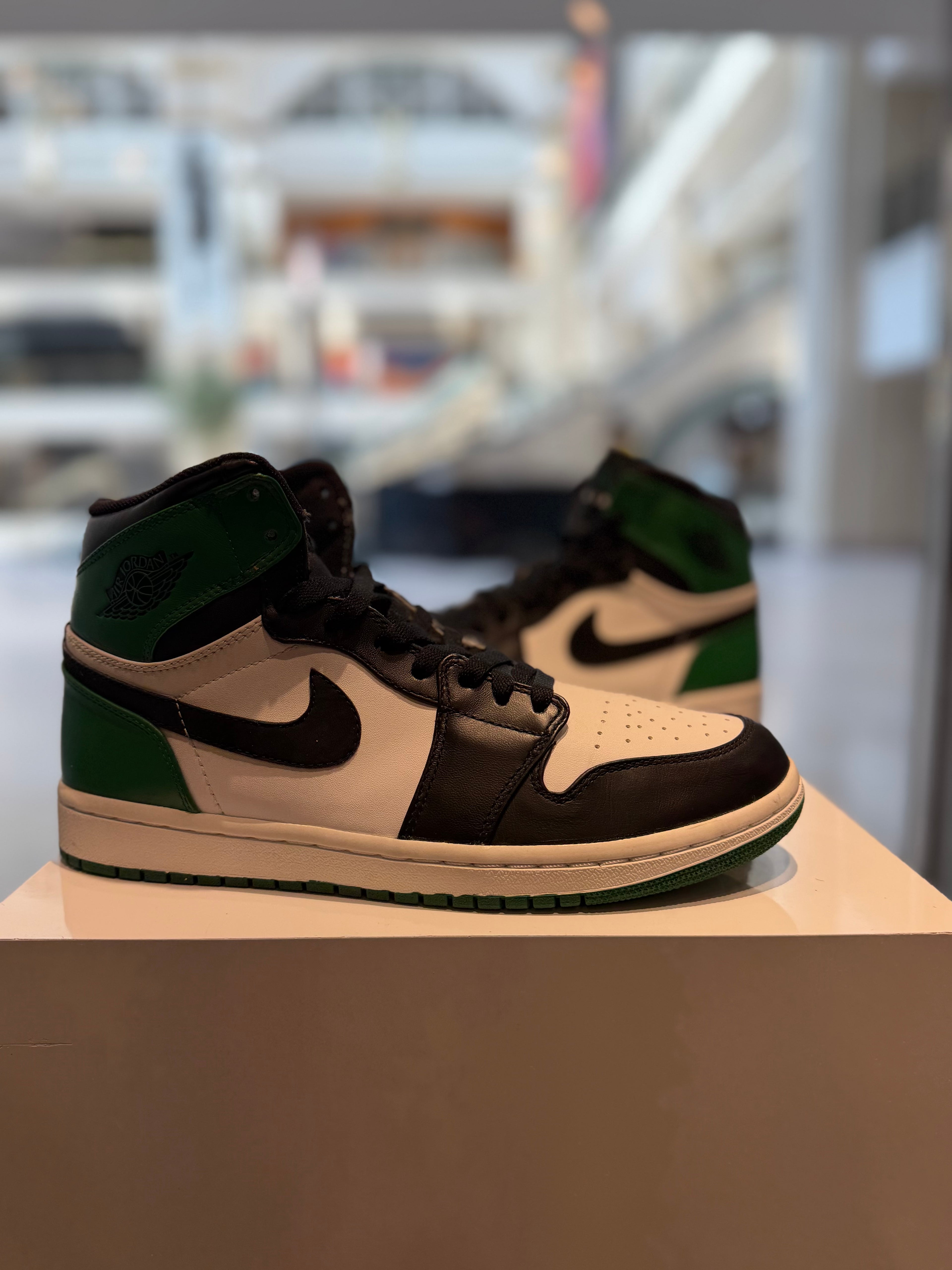 Air Jordan 1 High Celtics Size 8.5 Men’s Shoes