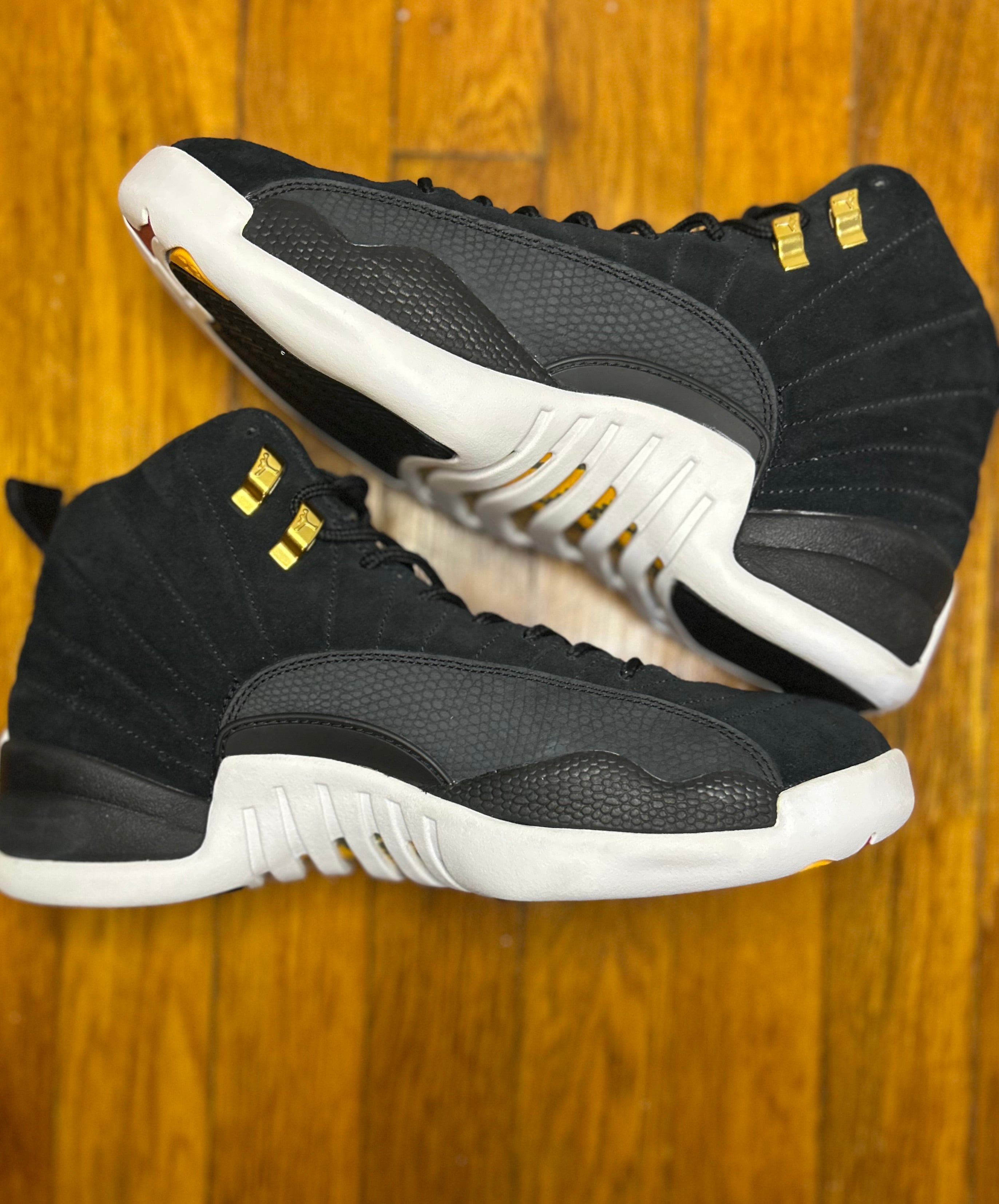 Air Jordan 12 Retro Reverse Taxi Size 9 Men Shoes Brand New