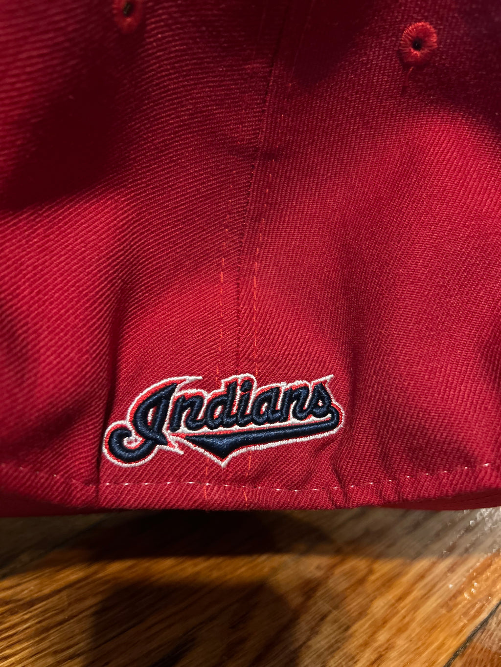 New Era 59FIFTY Cleveland Indians Retro Oval Script Pinwheel Fitted Cap White Red Black 7 5/8 60.6cm Cooperstown Collection