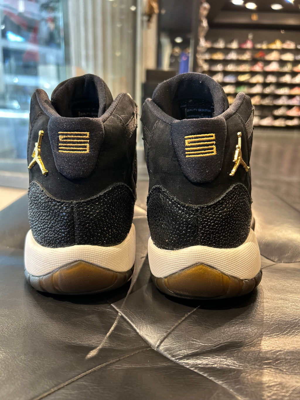 Air Jordan 11 Retro Heiress Stingray size 6y Gradeschool Shoes