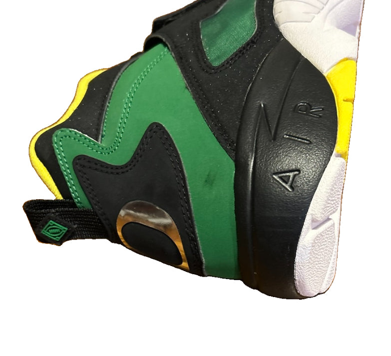 Nike Air Diamond Turf Oregon Ducks 8.5 - 309434-302 - Green Yellow Black - NWOB