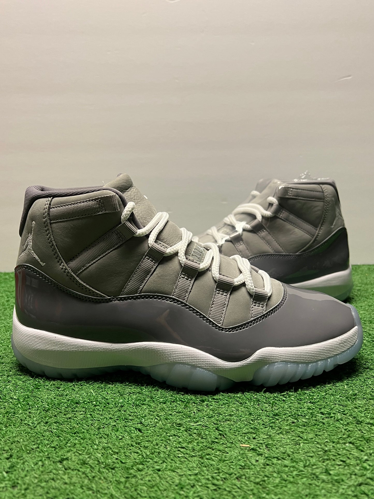 Men’s Air Jordan 11 Cool Grey Size 9