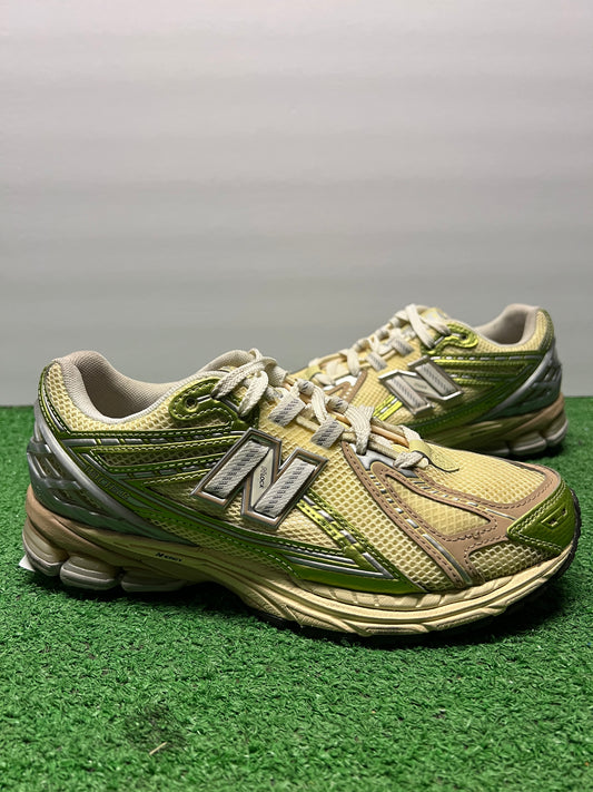Gradeschool New Balance 1906r Size 7