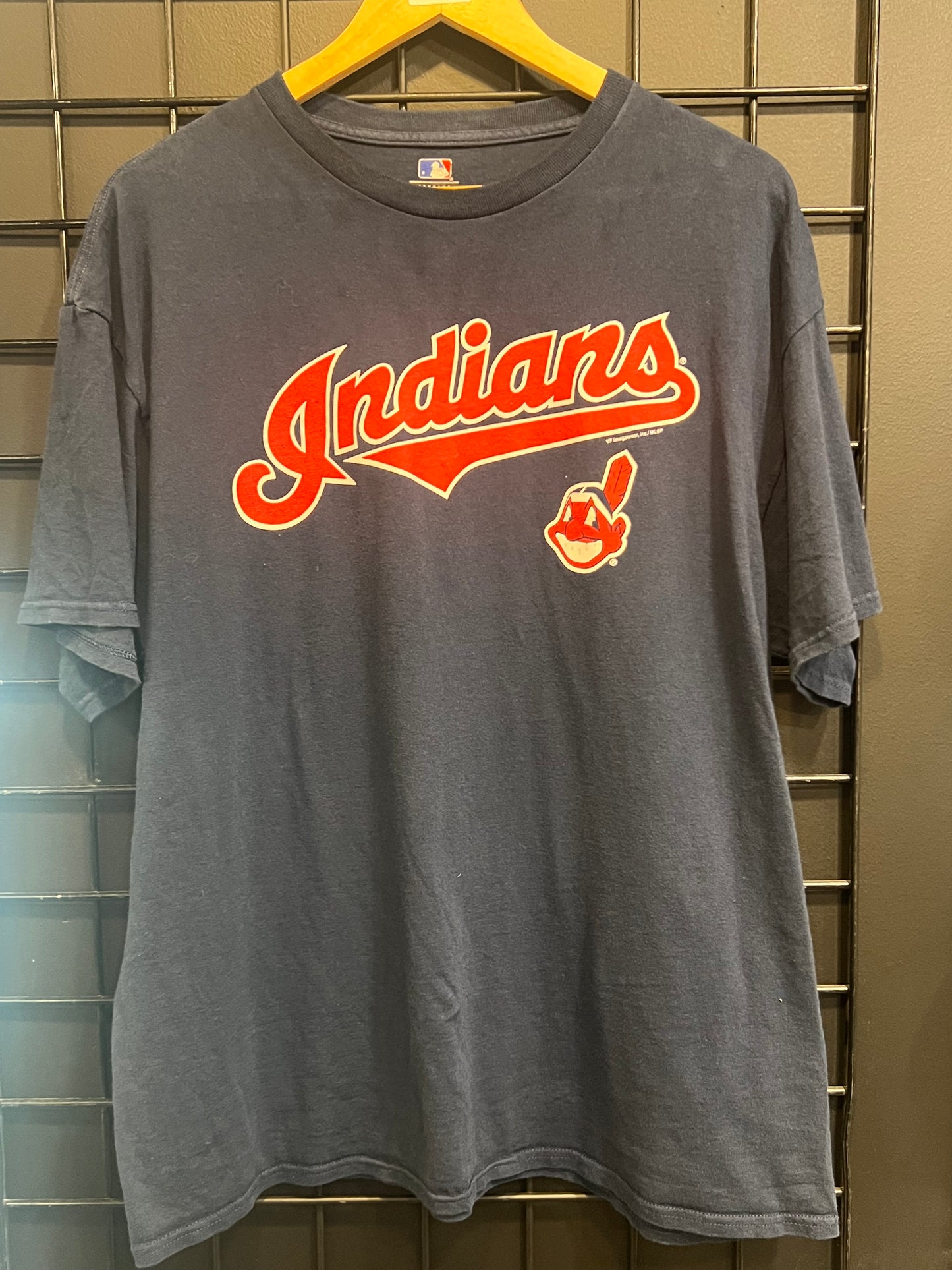 Men’s Cleveland Indians Logo Tee Size XL