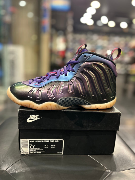 Nike Air Foamposite One Iridescent Purple size 7y