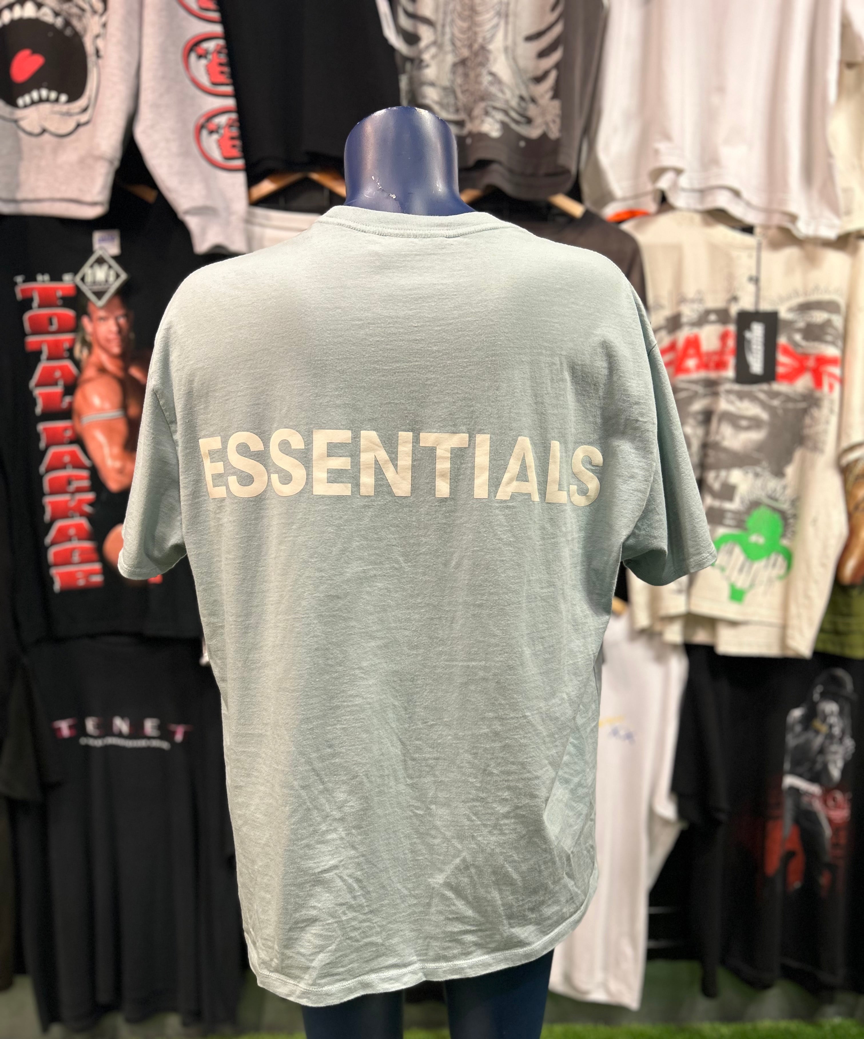 Essentials Shirt Size Large Men's