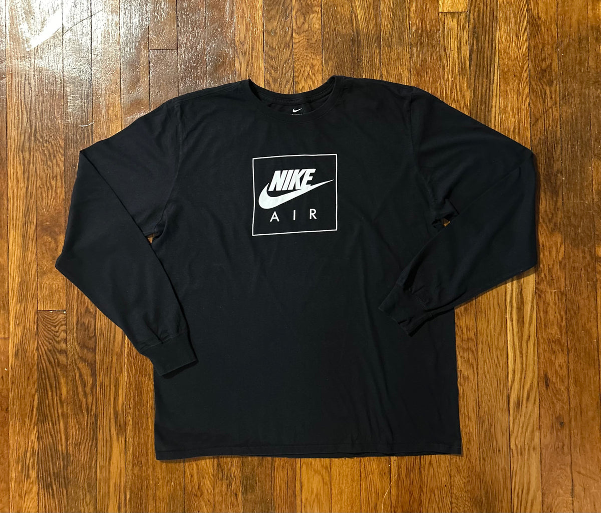 Nike Air Long Sleeve T-Shirt Mens XL Black Box Logo Athletic Cut The Nike Tee