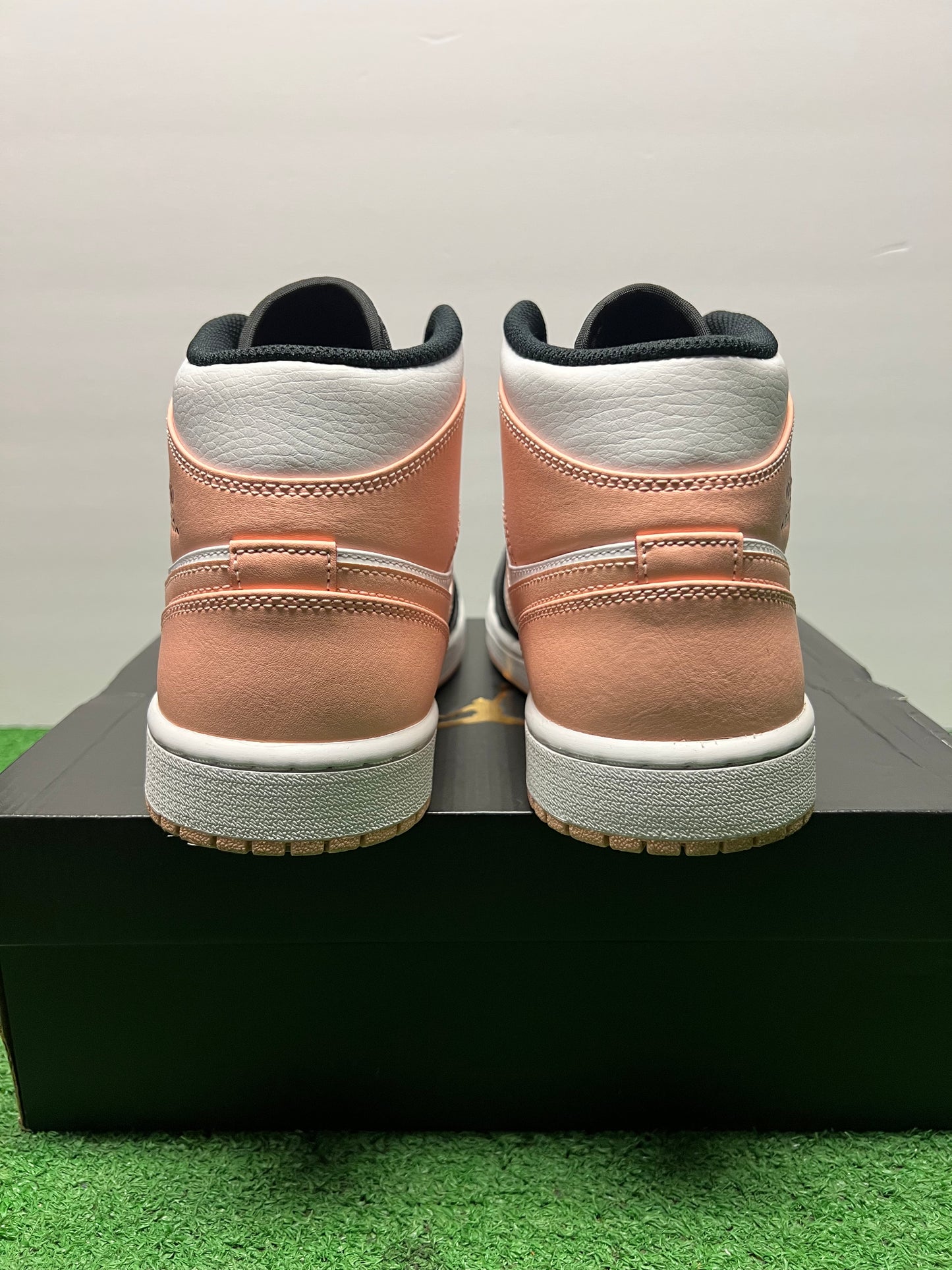 Men’s Air Jordan 1 Mid Crimson Tint Size 9