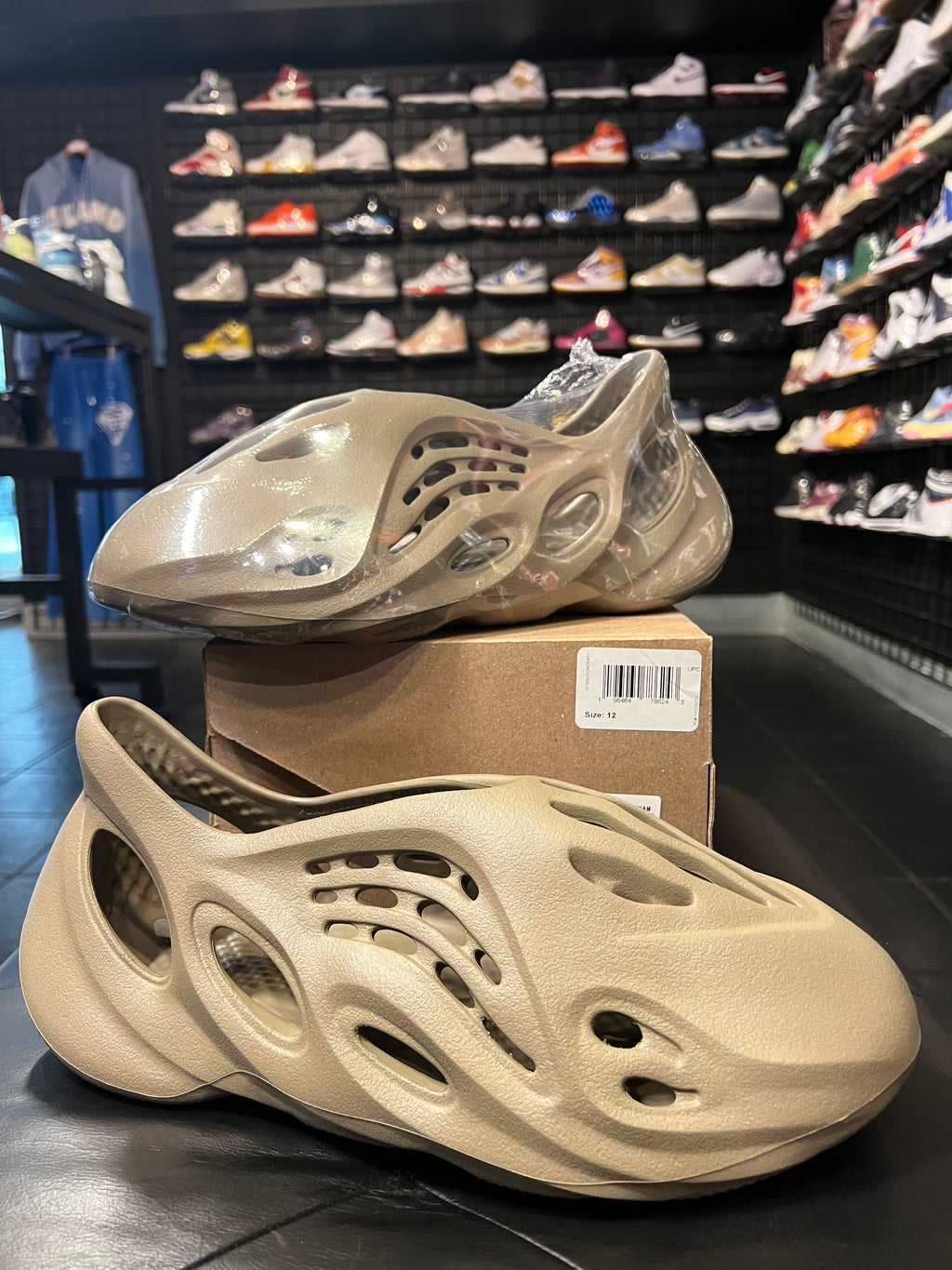 Men’s Yeezy Foam RNR Stone Taupe Brand New