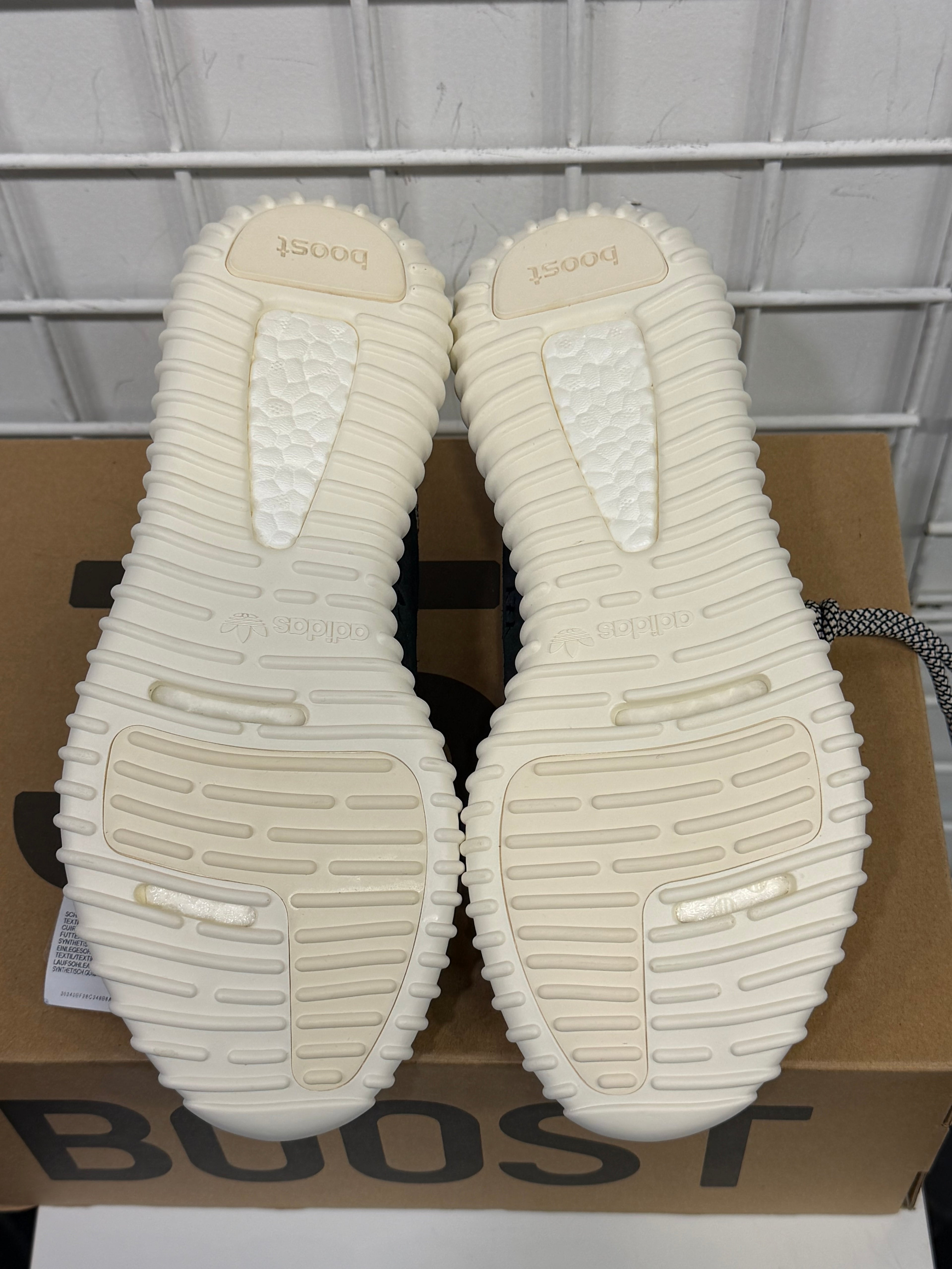 Adidas Yeezy 350 Turtle Dove Size 9.5 Men’s Shoes