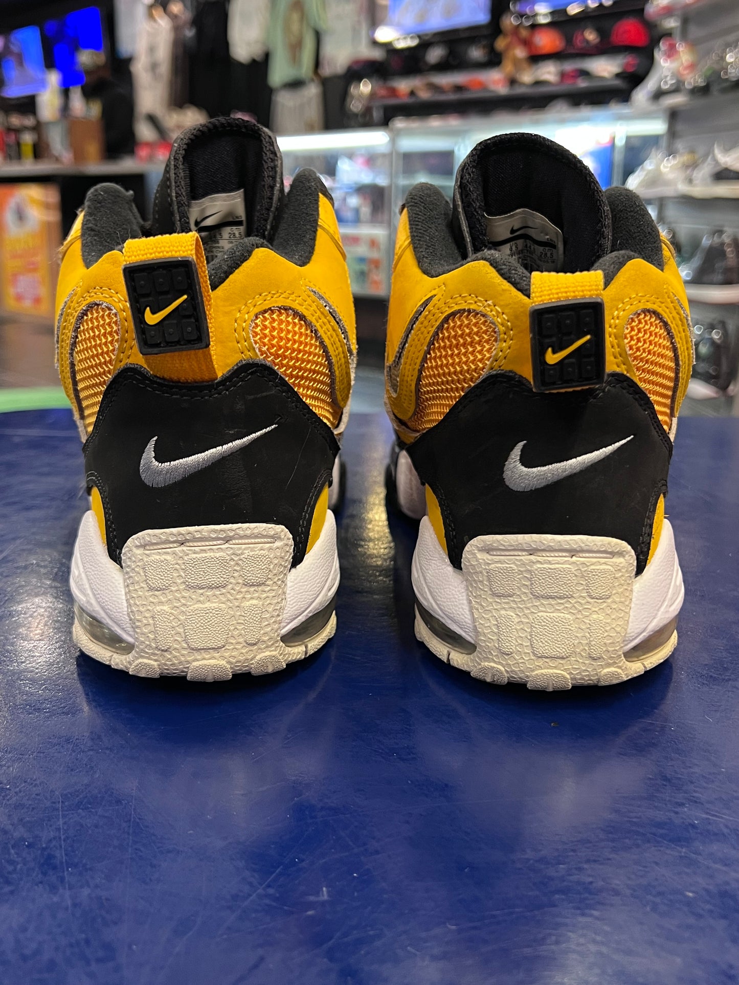 Men’s Nike Speed Turf Steelers Size 10.5