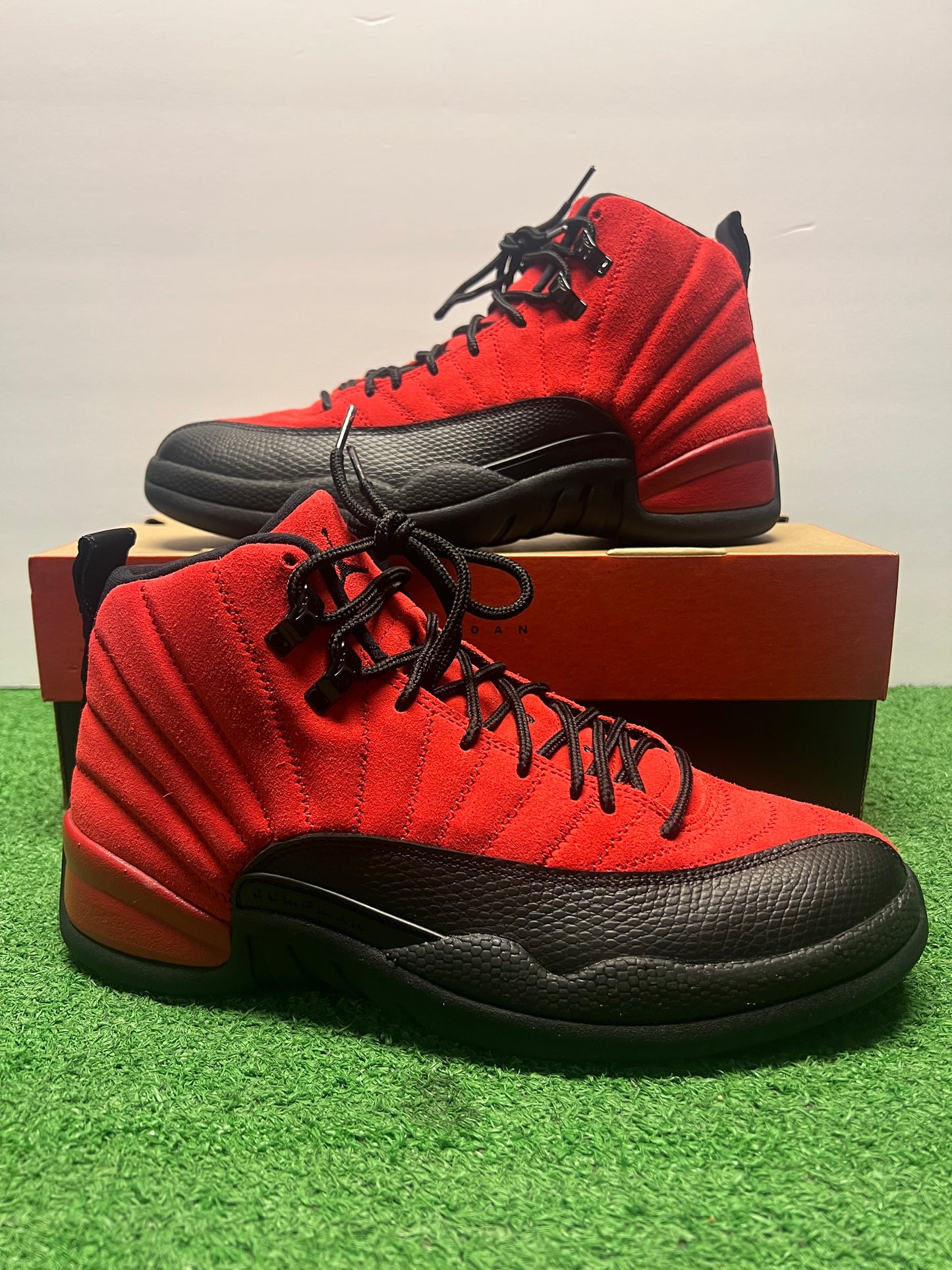 Men’s Air Jordan 12 Reverse Flu Game Size 9