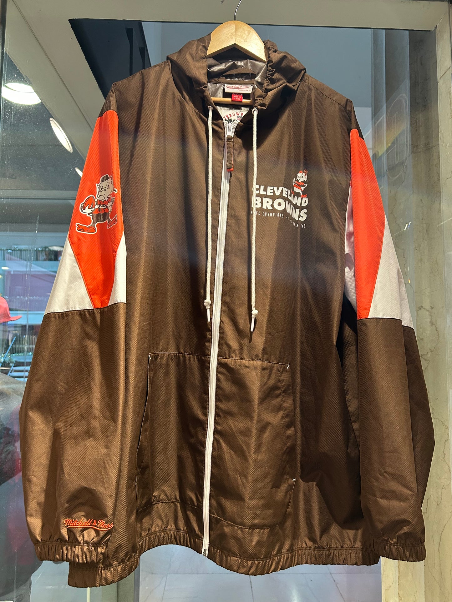Mitchell and Ness Cleveland Browns zip up jacket size XXL