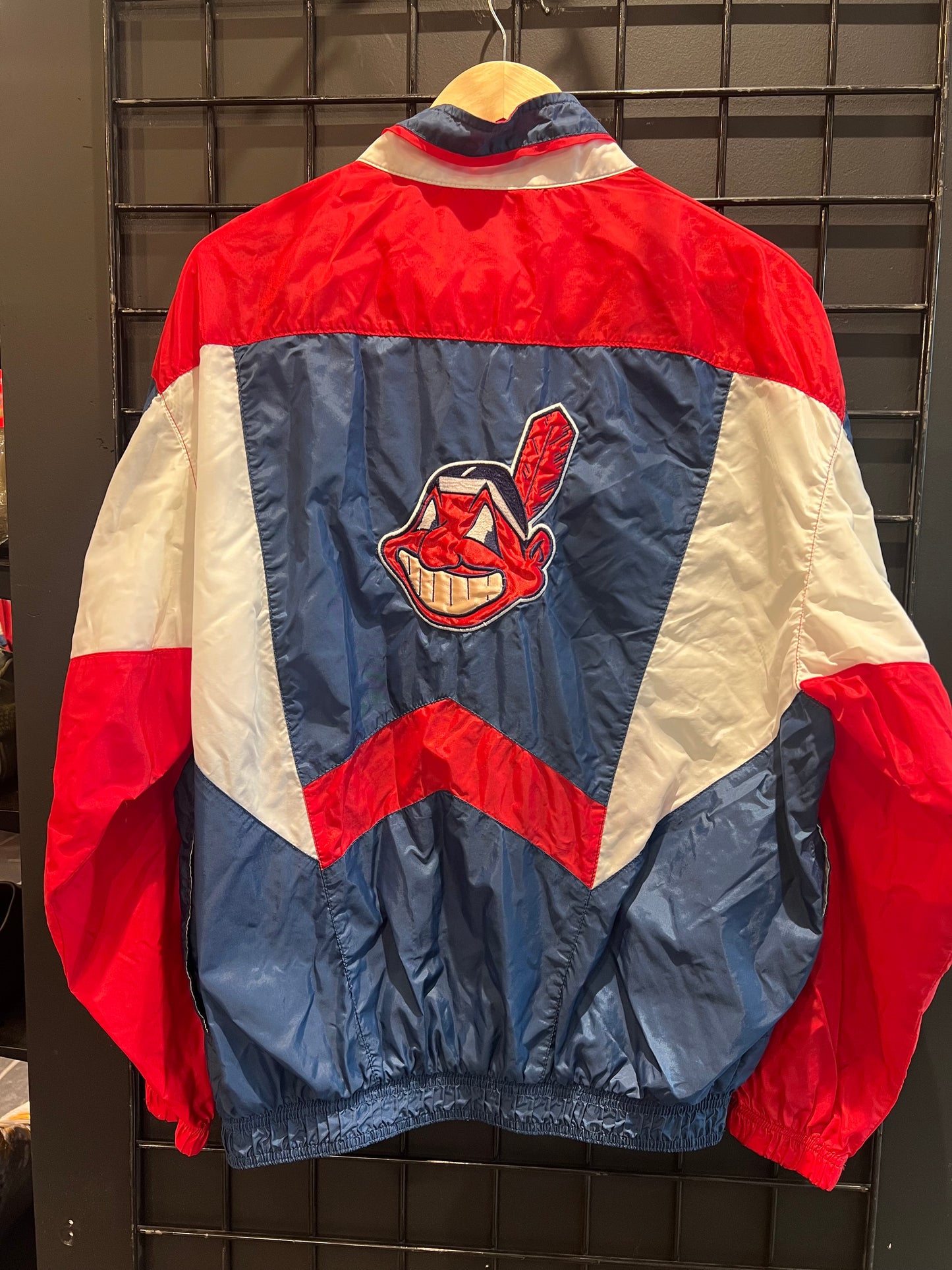Men’s Cleveland Indians Windbreaker Size Large