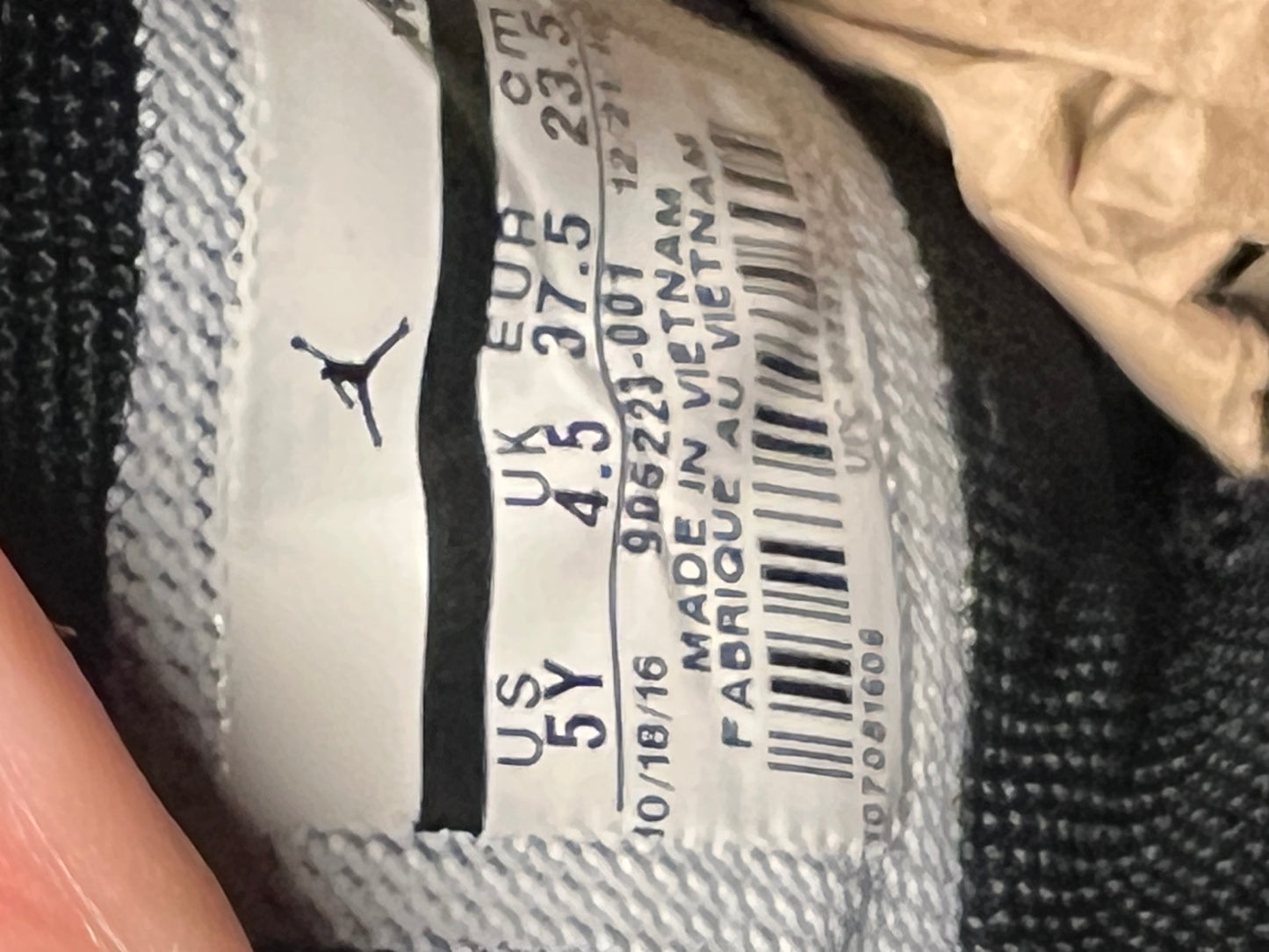 Gradeschool Jordan Trunner Size 5y