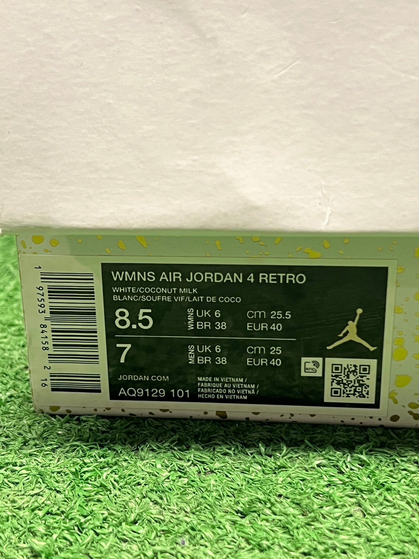 Women’s Air Jordan 4 Vivid Sulfur Size 8.5