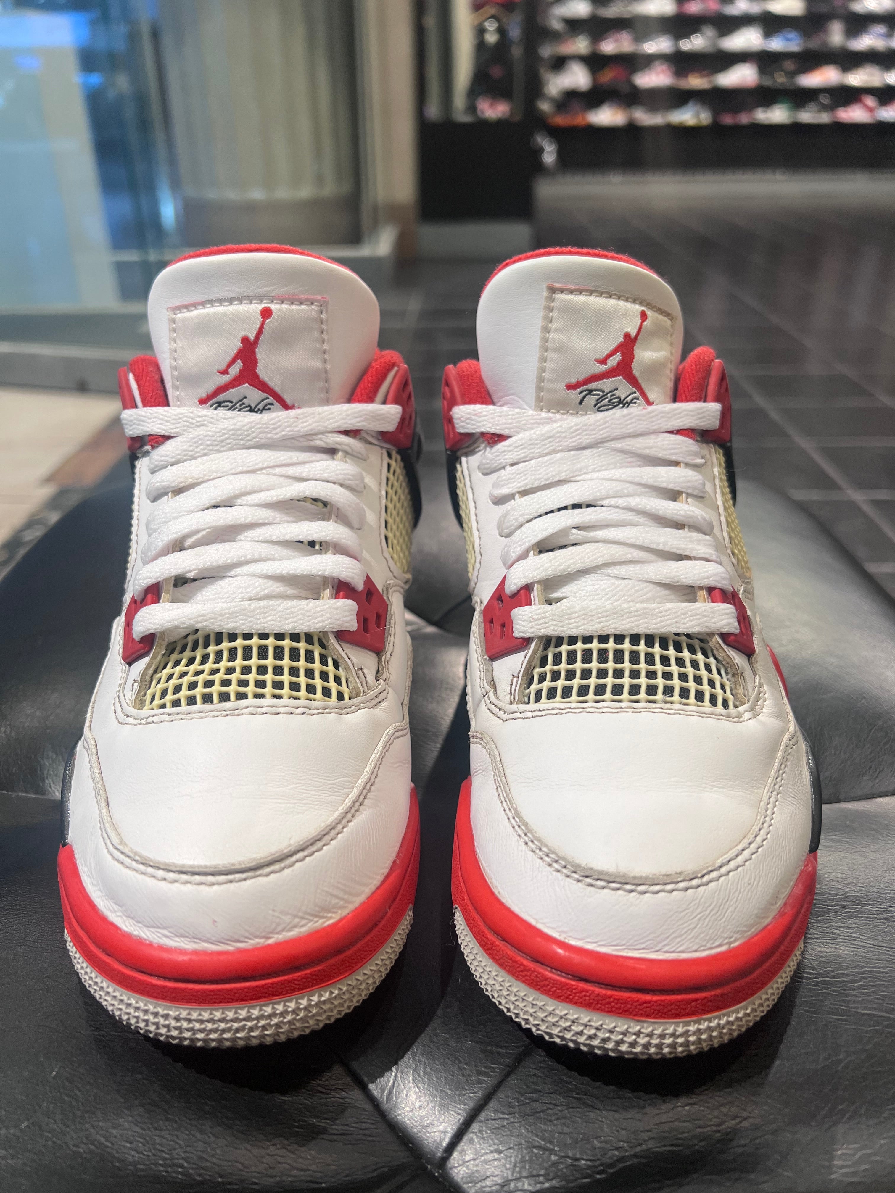 Air Jordan 4 Fire Red Size 5.5y Gradeschool Shoes