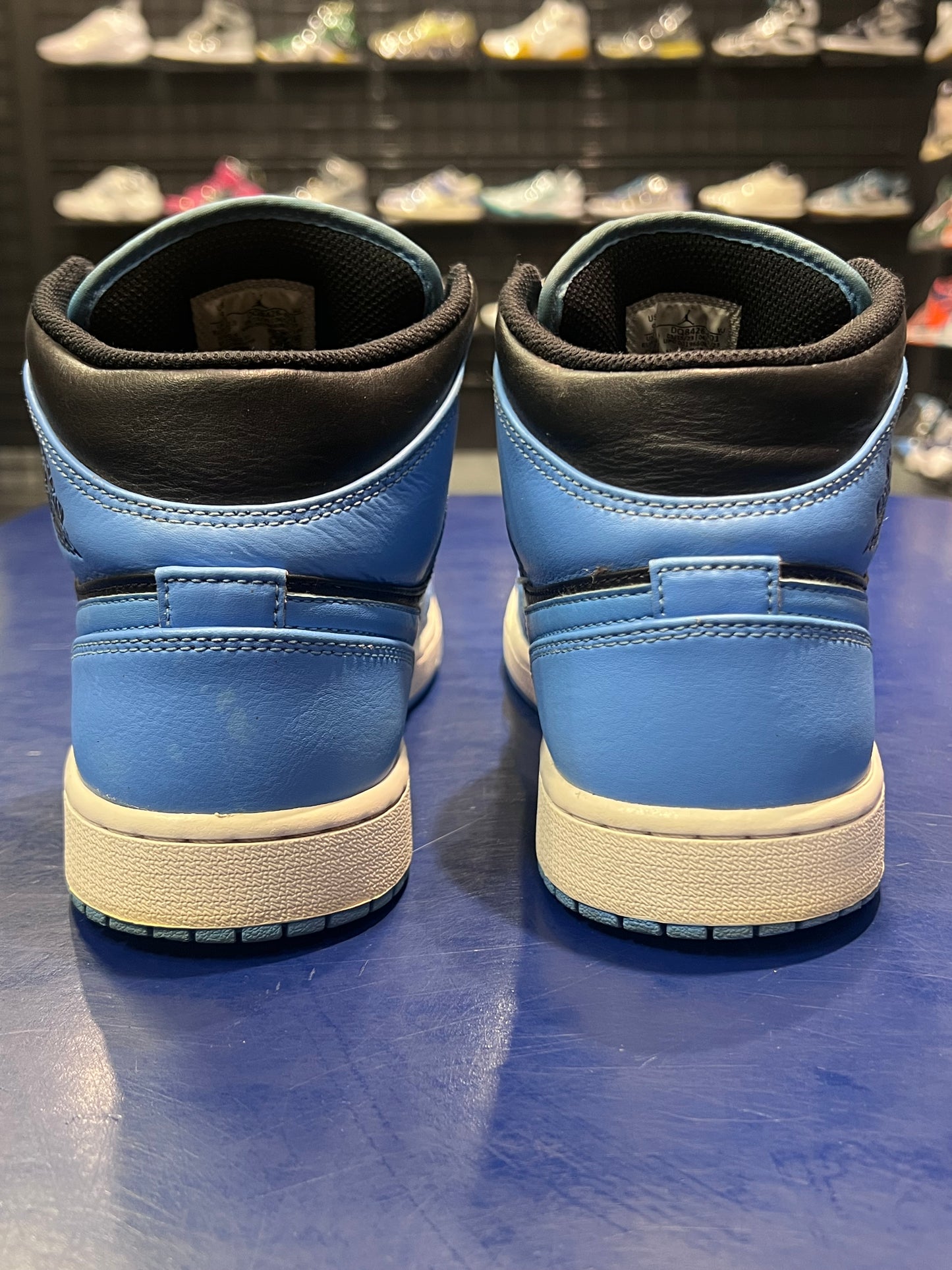 Men’s Air Jordan 1 Mid UNC Size 9