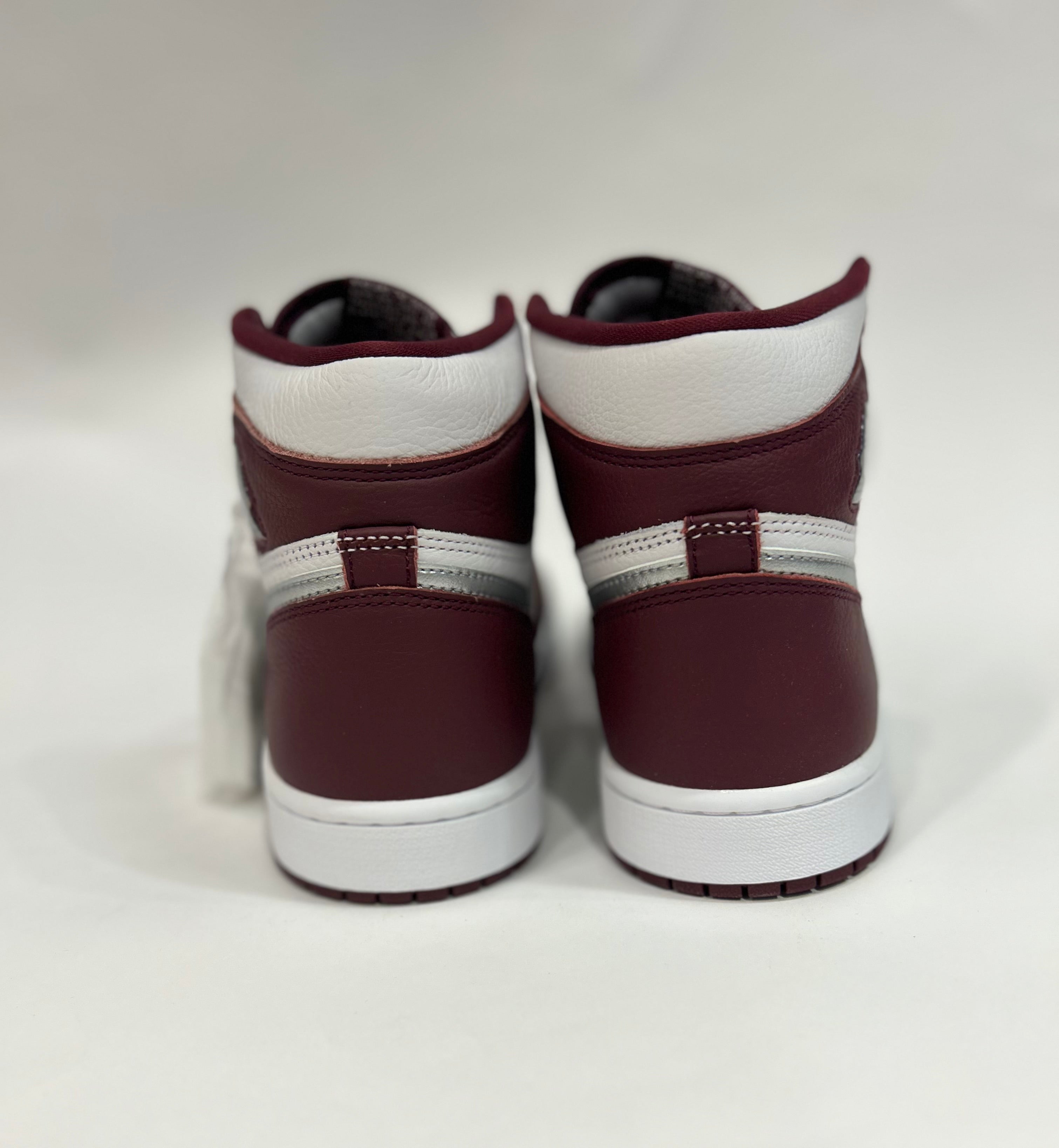 Air Jordan 1 Bordeaux Size 9.5 Men's Shoes