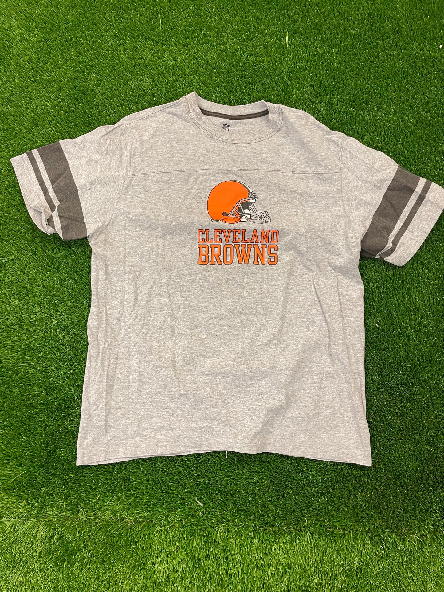 Vintage Cleveland Browns Helmet Grey T Shirt size XL