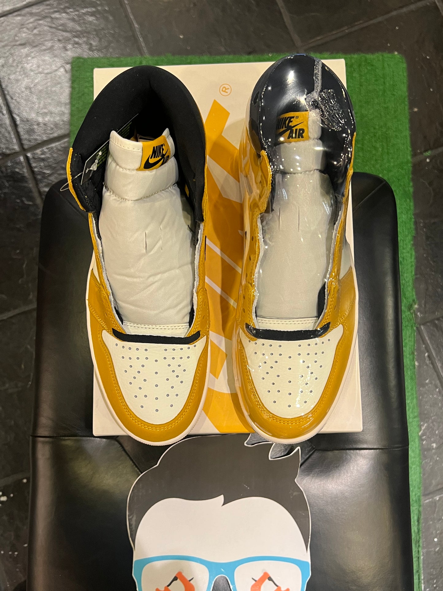 Men’s Air Jordan 1 Yellow Ochre Brand New