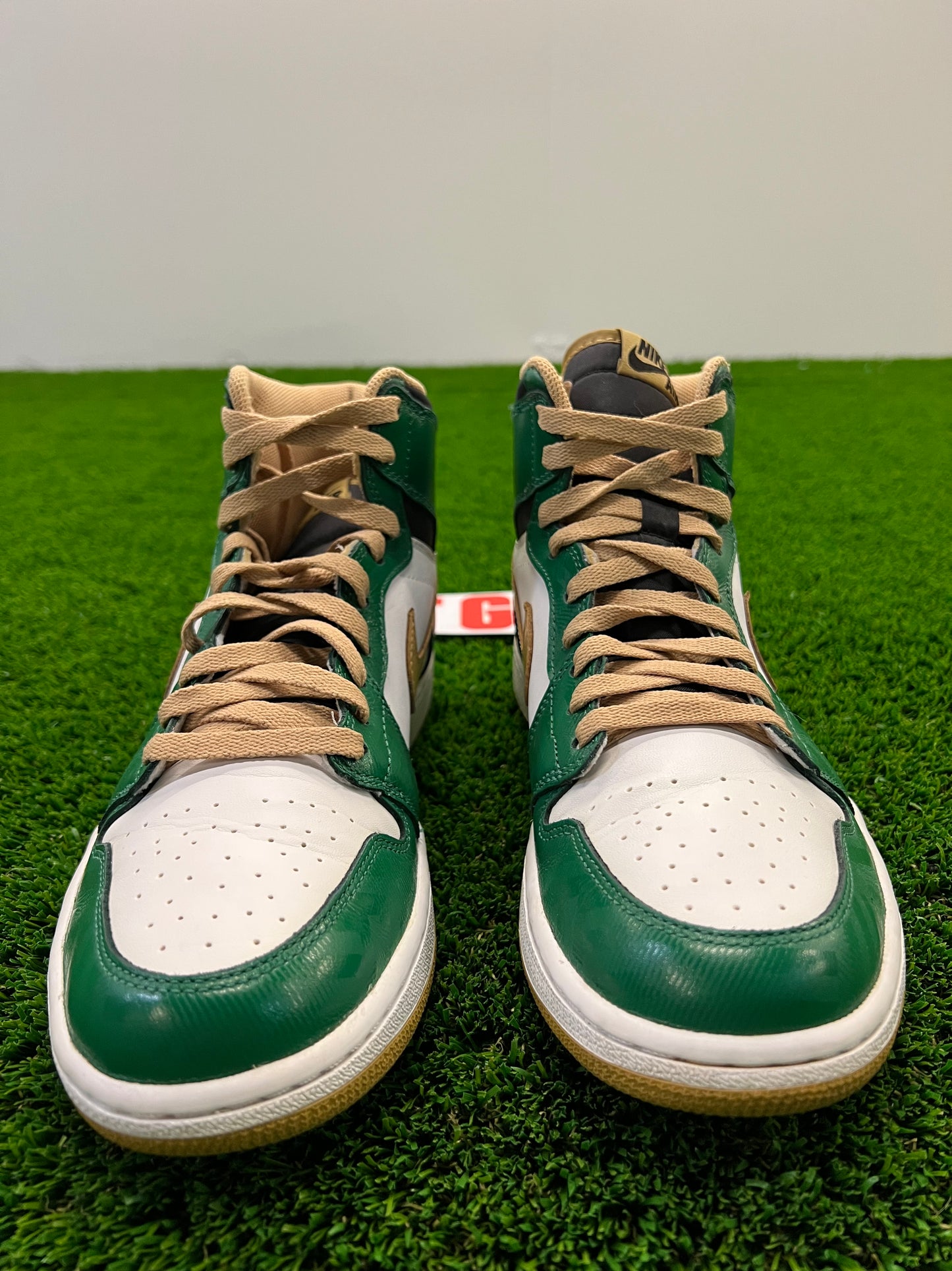 Mens Nike Air Jordan 1 Celtics size 9