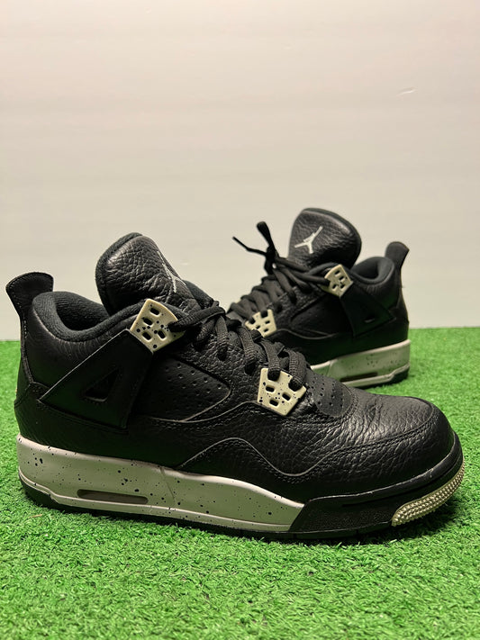 Gradeschool Air Jordan 4 Oreo Size 5.5y