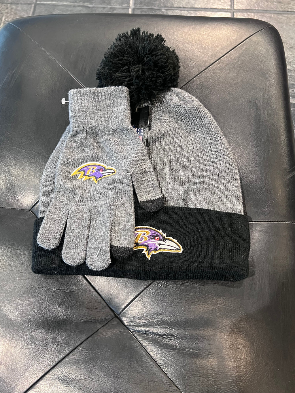 NFL Team Apparel Baltimore Ravens Hat & Gloves