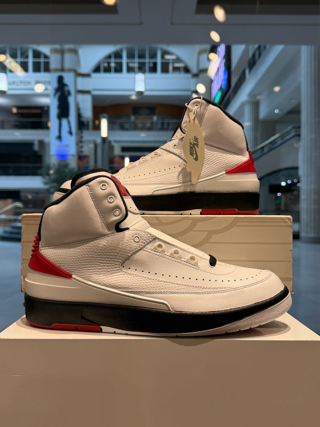 Air Jordan 2 Chicago Size 9 Men’s Shoes