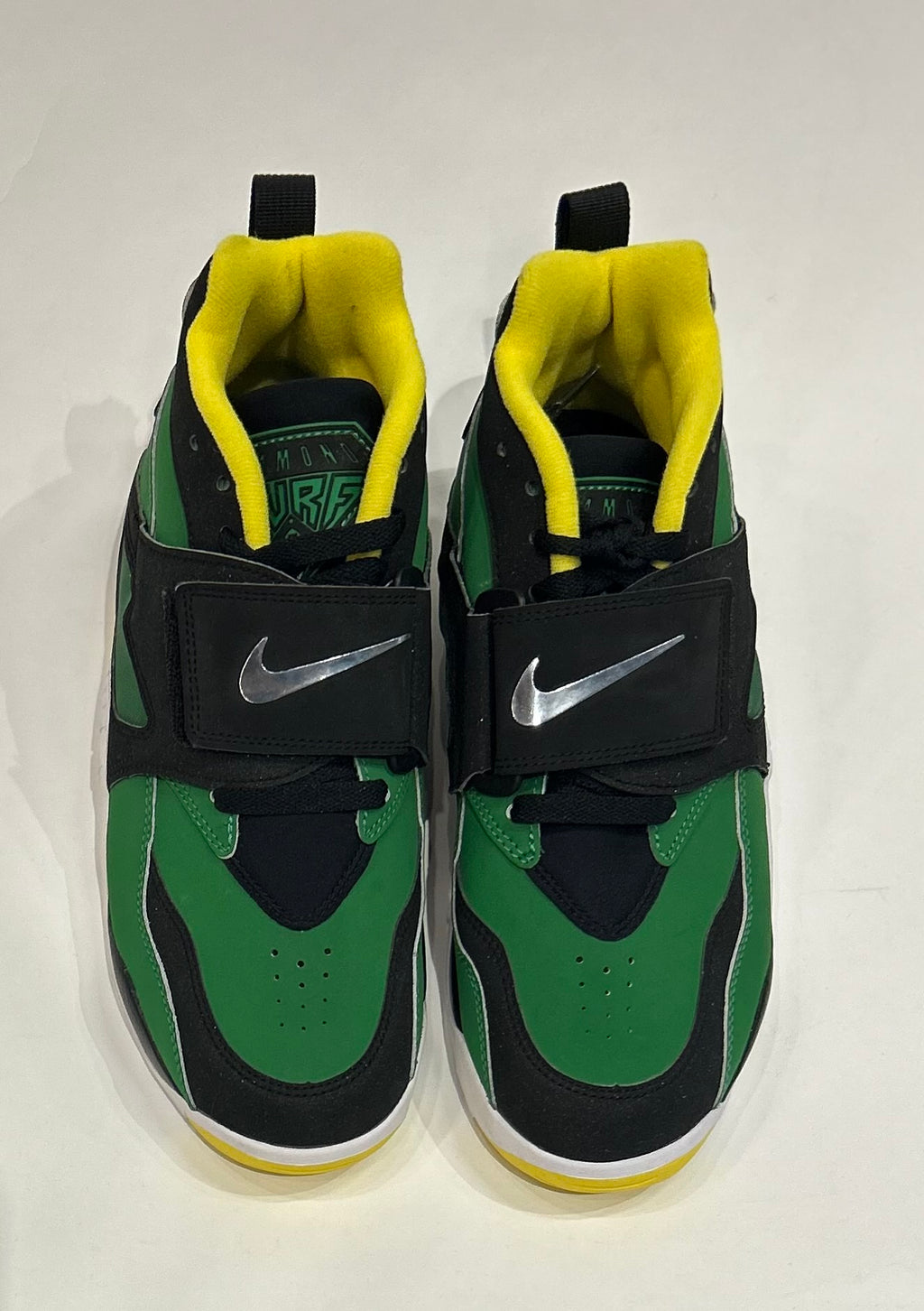 Nike Air Diamond Turf Oregon Duck Size 8.5 Men’s Shoes