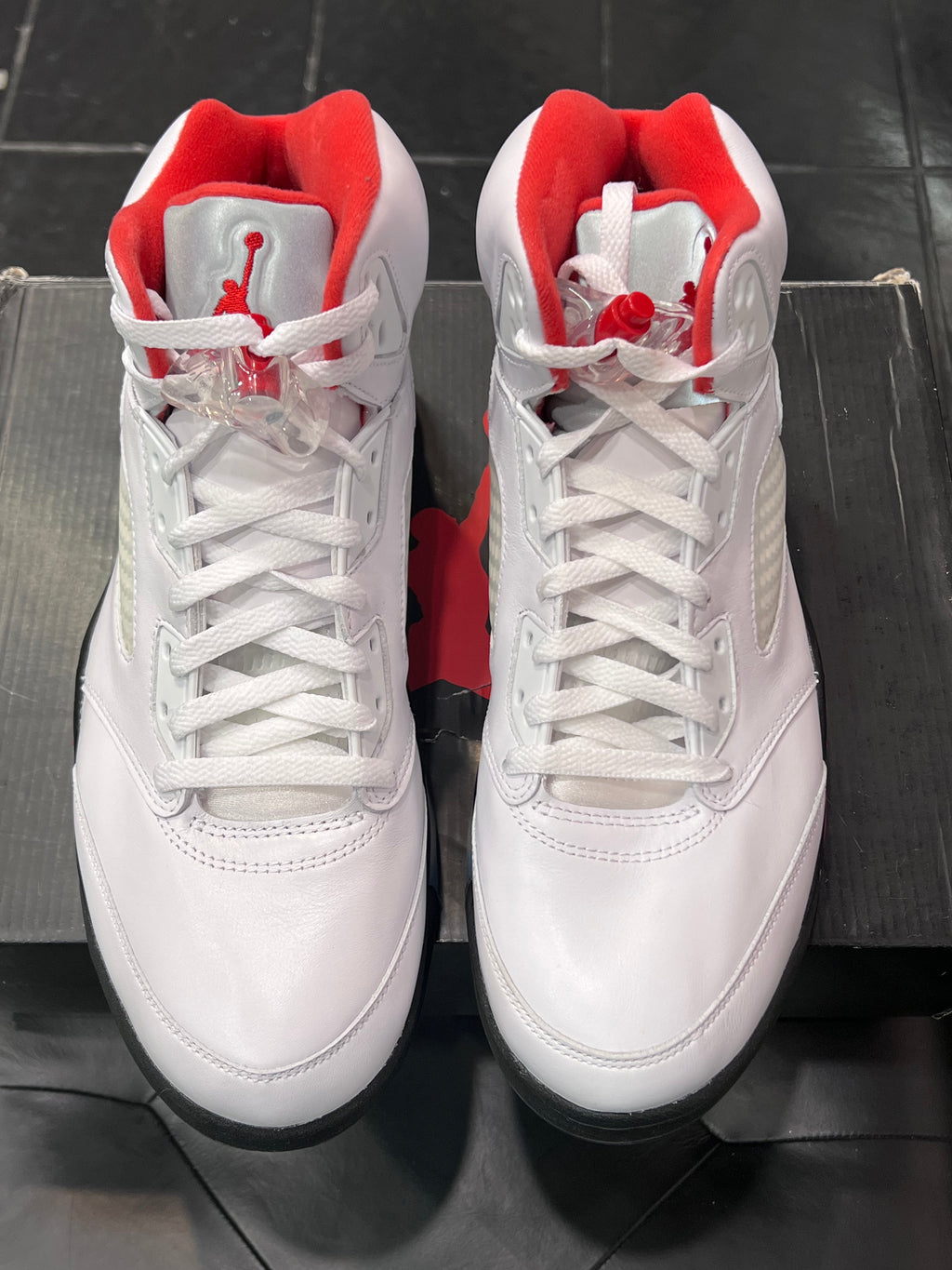 Men’s Air Jordan 5 Fire Red Size 11.5 Shoes