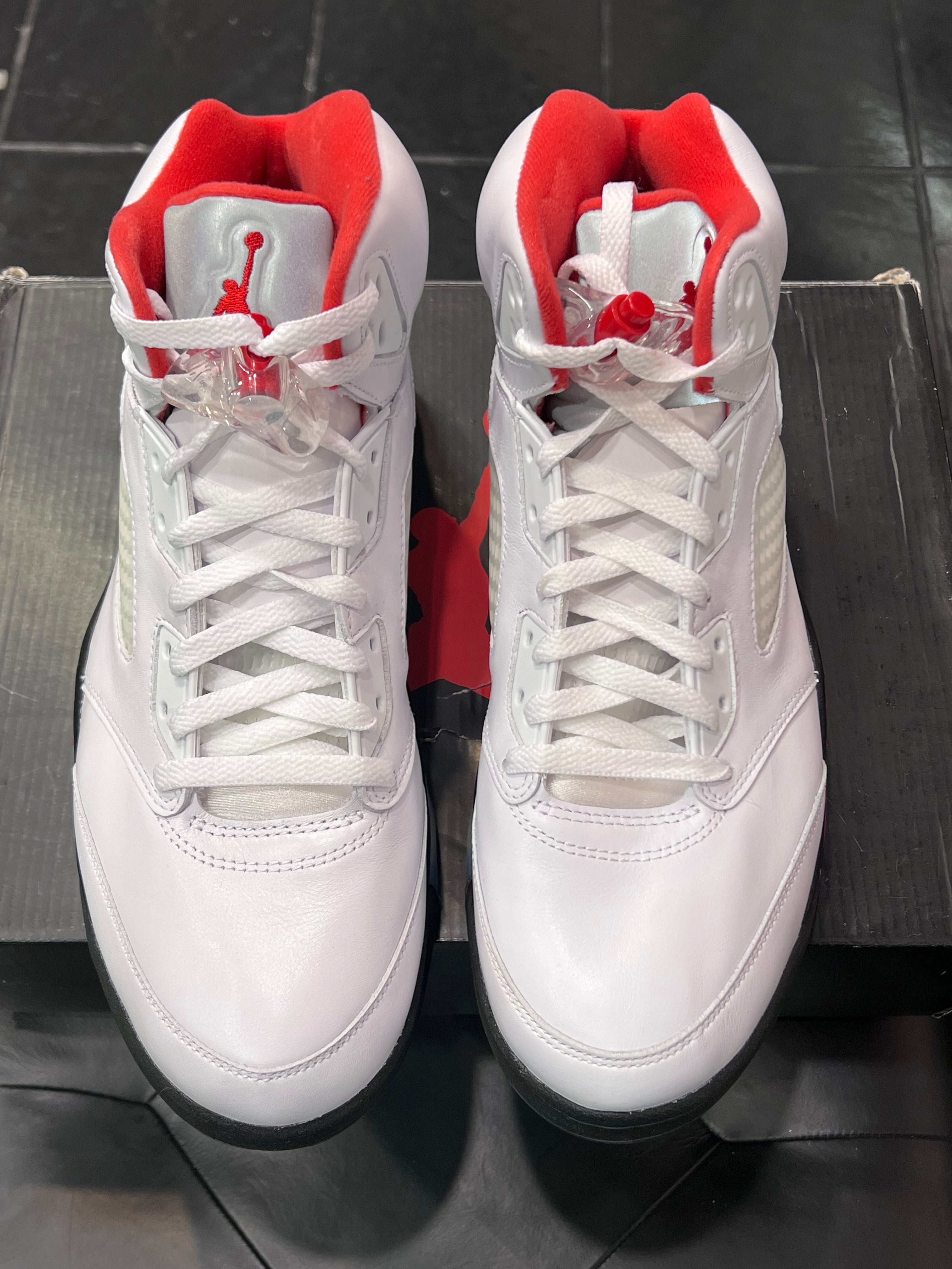 Men’s Air Jordan 5 Fire Red Size 11.5 Shoes