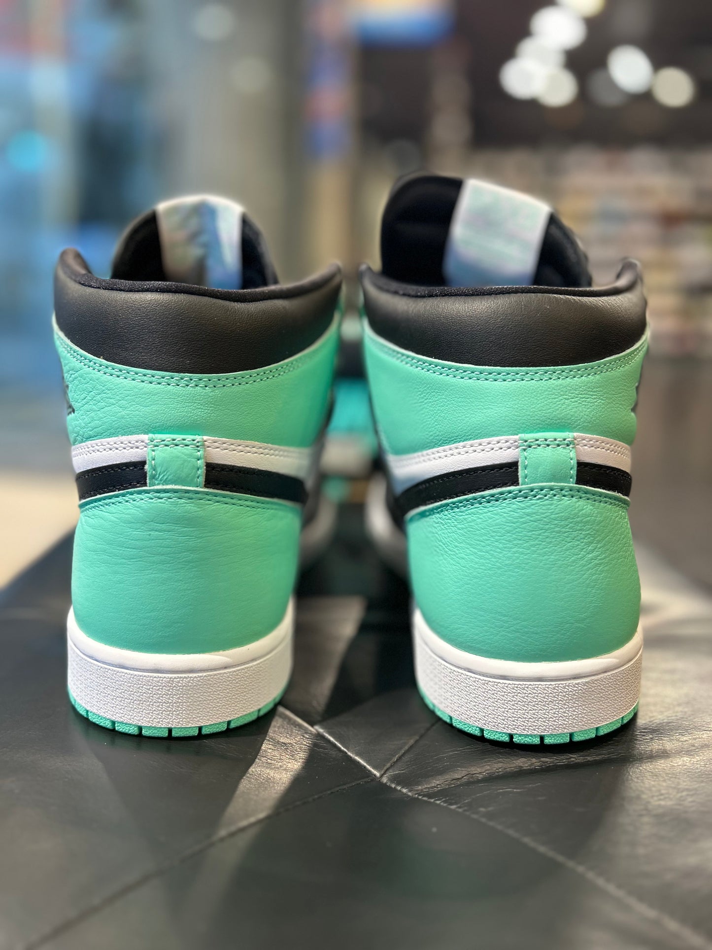 Air Jordan 1 High OG Green Glow size 13