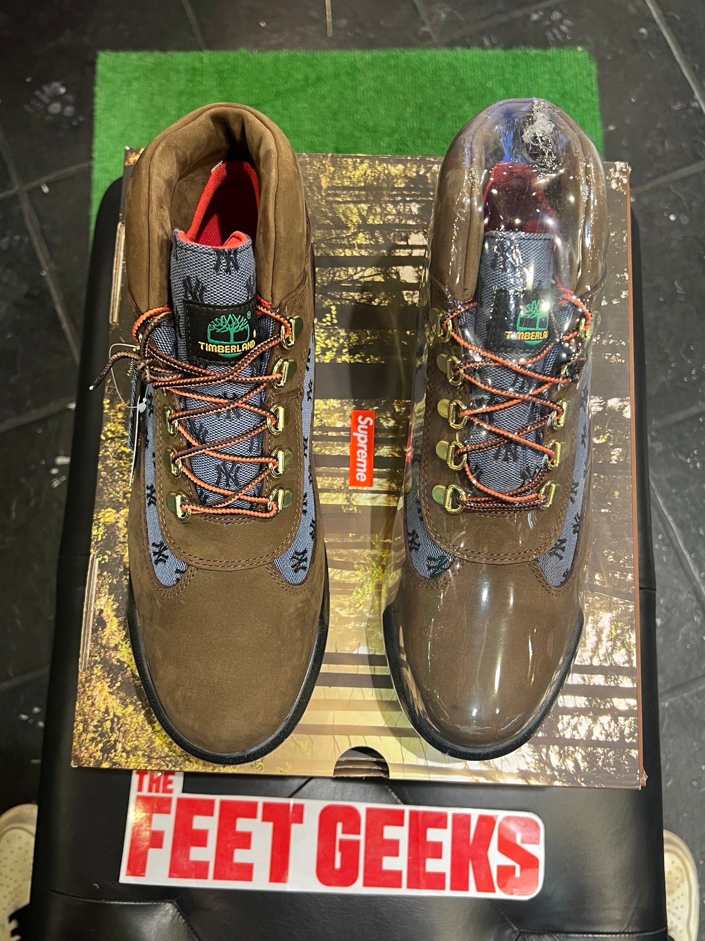 Men’s Supreme Timberland Yankees  Brand New